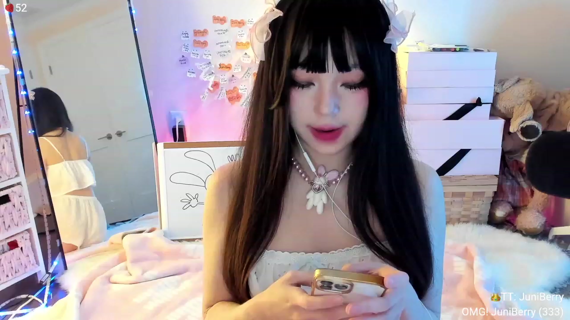 Gallery image thumbnail from AcaiBerry's myfreecams stream on, 11/19/2023, 06:48 image 4 of 20