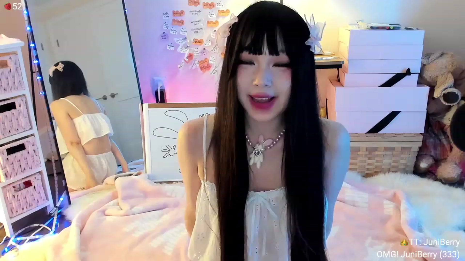 Gallery image thumbnail from AcaiBerry's myfreecams stream on, 11/19/2023, 06:48 image 2 of 20