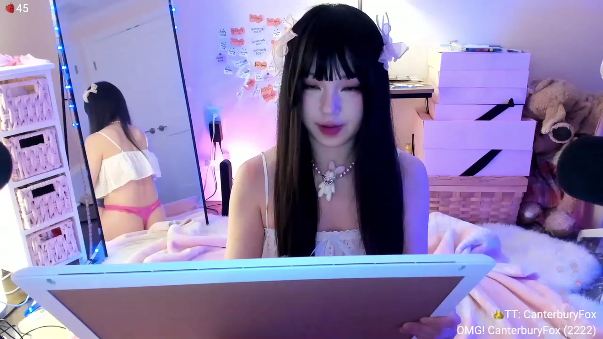 Gallery image thumbnail from AcaiBerry's myfreecams stream on, 11/19/2023, 08:38 image 14 of 20