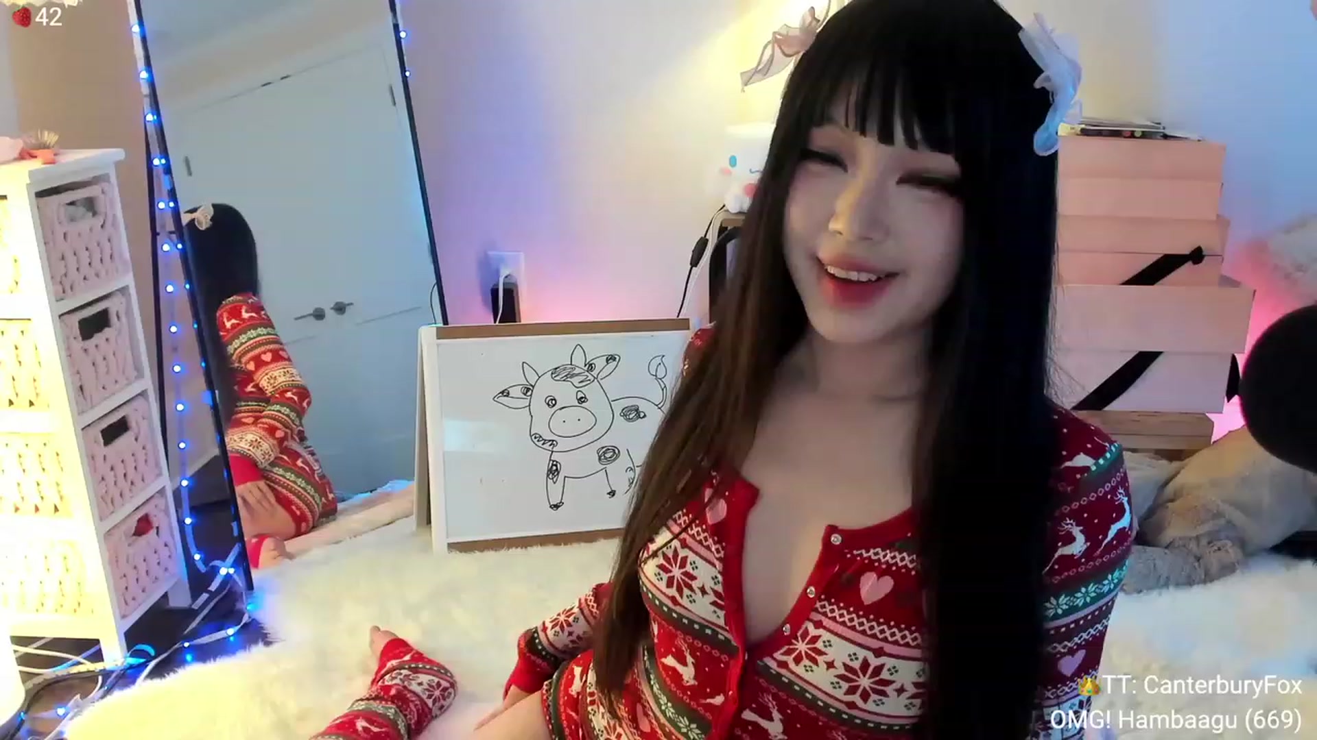 Gallery image thumbnail from AcaiBerry's myfreecams stream on, 12/14/2023, 07:36 image 6 of 20