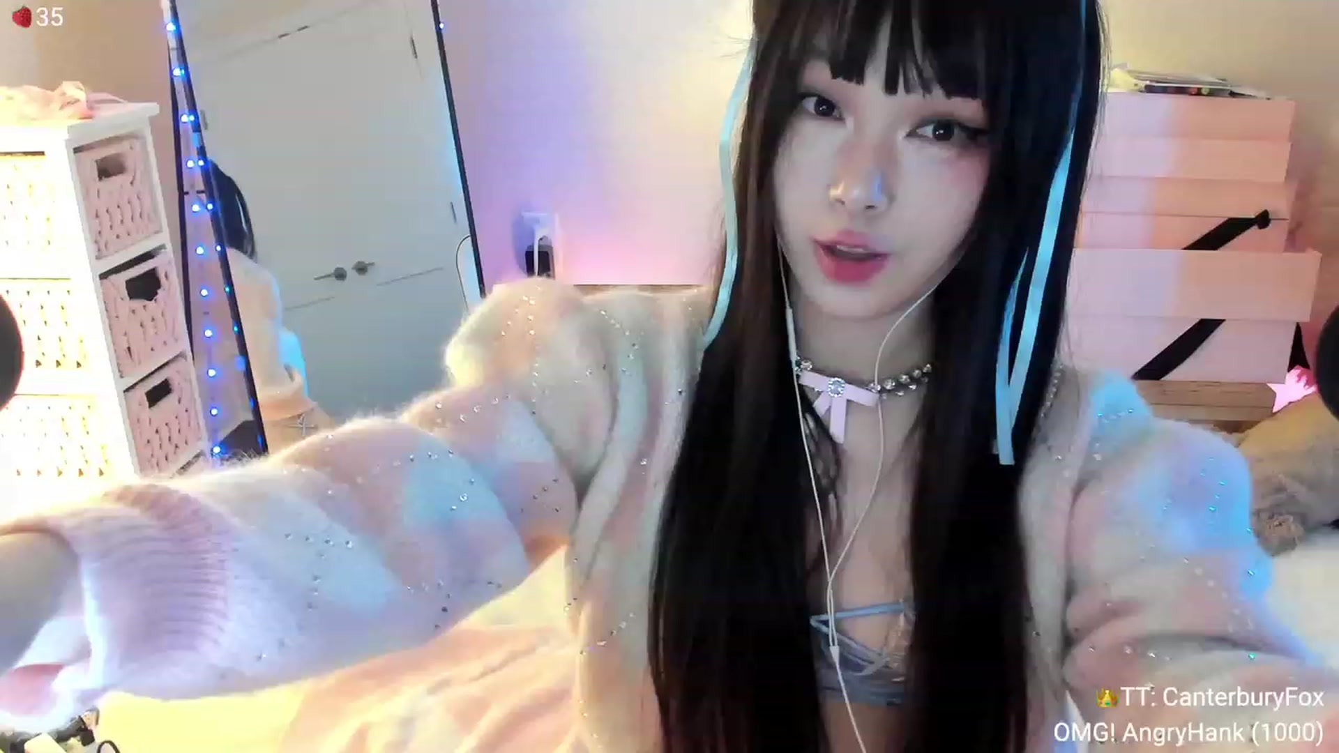 Gallery image thumbnail from AcaiBerry's myfreecams stream on, 12/16/2023, 08:39 image 5 of 20