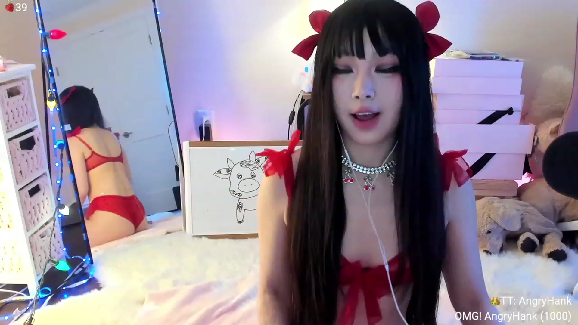 Gallery image thumbnail from AcaiBerry's myfreecams stream on, 12/17/2023, 04:56 image 14 of 20