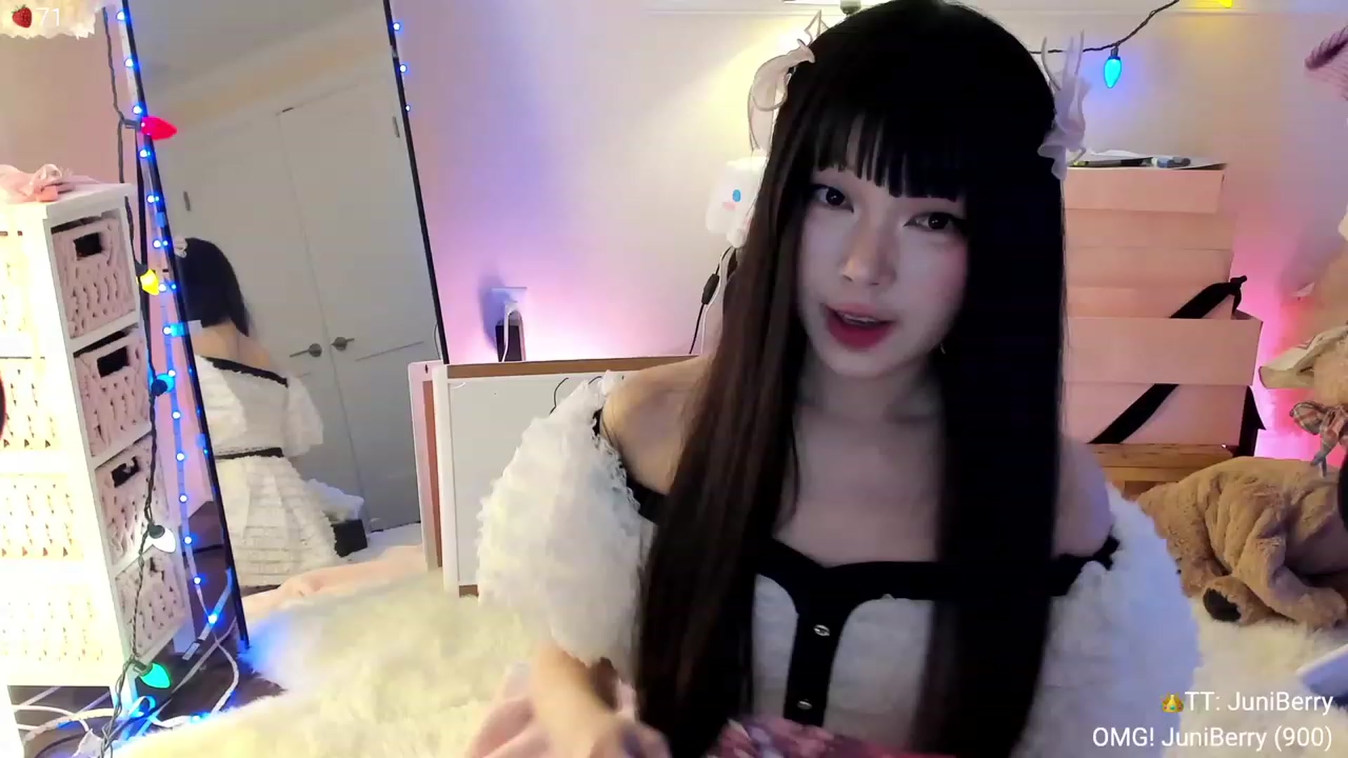 Gallery image thumbnail from AcaiBerry's myfreecams stream on, 01/10/2024, 05:01 image 5 of 20