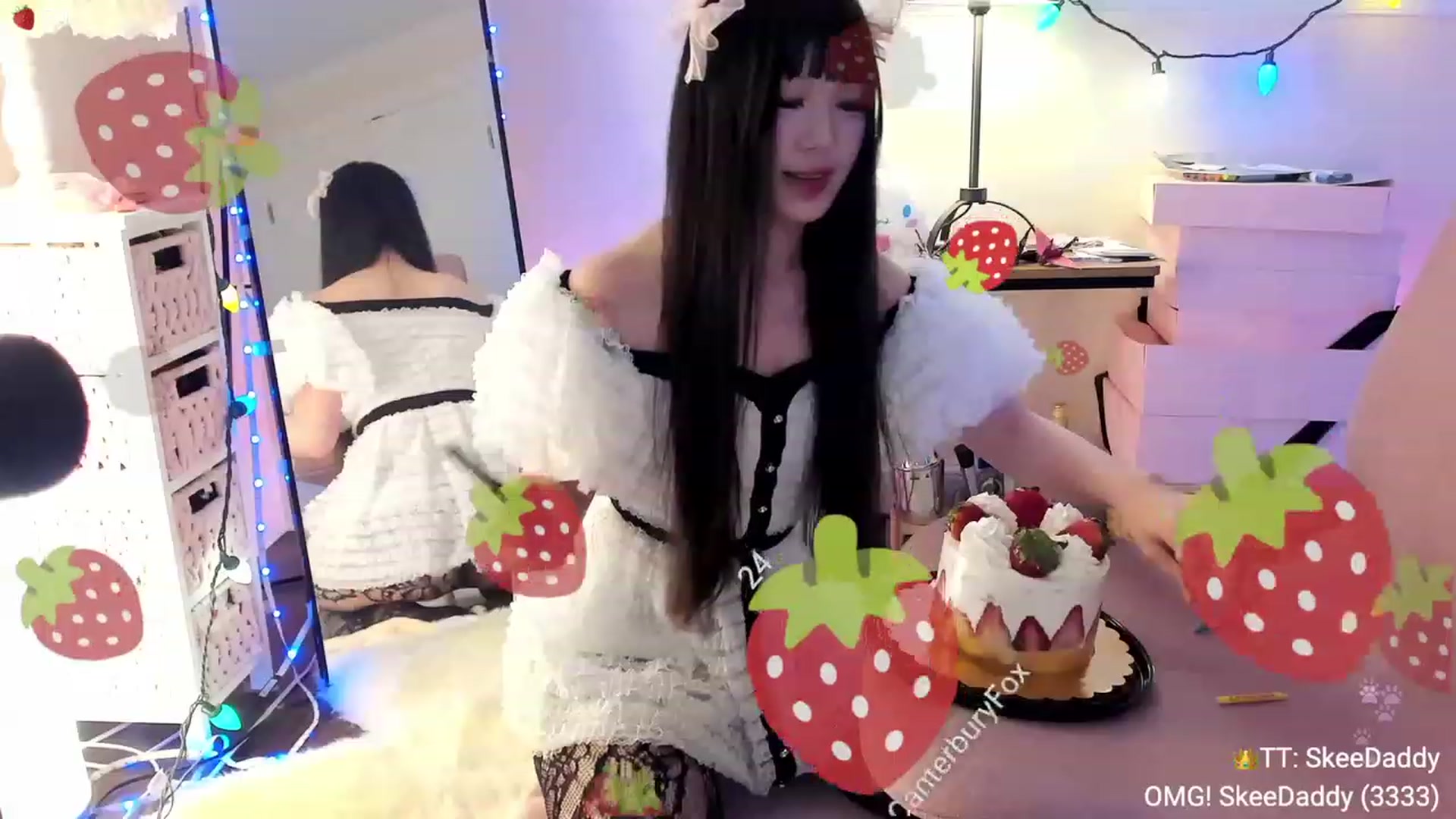Gallery image thumbnail from AcaiBerry's myfreecams stream on, 01/10/2024, 05:01 image 14 of 20