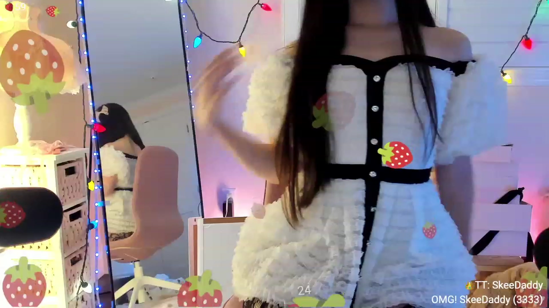 Gallery image thumbnail from AcaiBerry's myfreecams stream on, 01/10/2024, 05:01 image 17 of 20