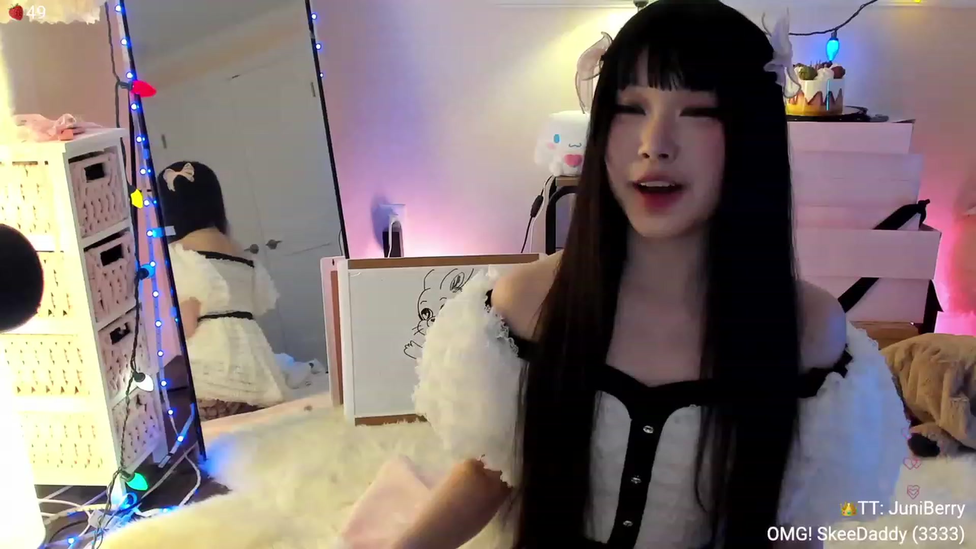 Gallery image thumbnail from AcaiBerry's myfreecams stream on, 01/10/2024, 07:50 image 2 of 20