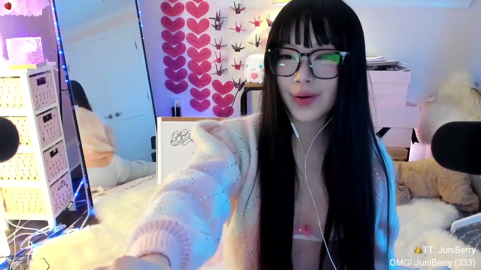 Gallery image thumbnail from AcaiBerry's myfreecams stream on, 03/03/2024, 05:43 image 4 of 20