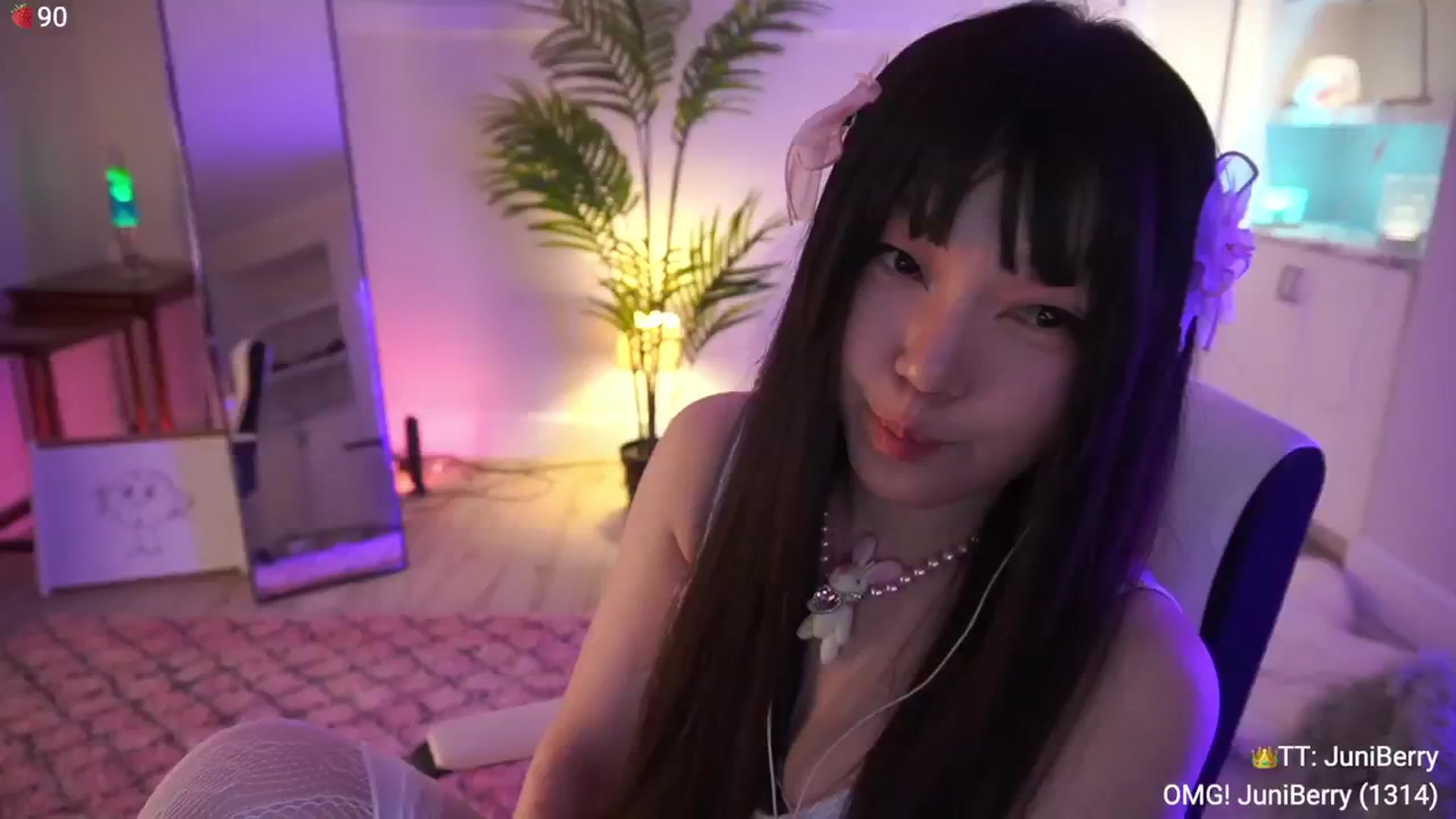 Gallery image thumbnail from AcaiBerry's myfreecams stream on, 03/10/2024, 07:50 image 4 of 20