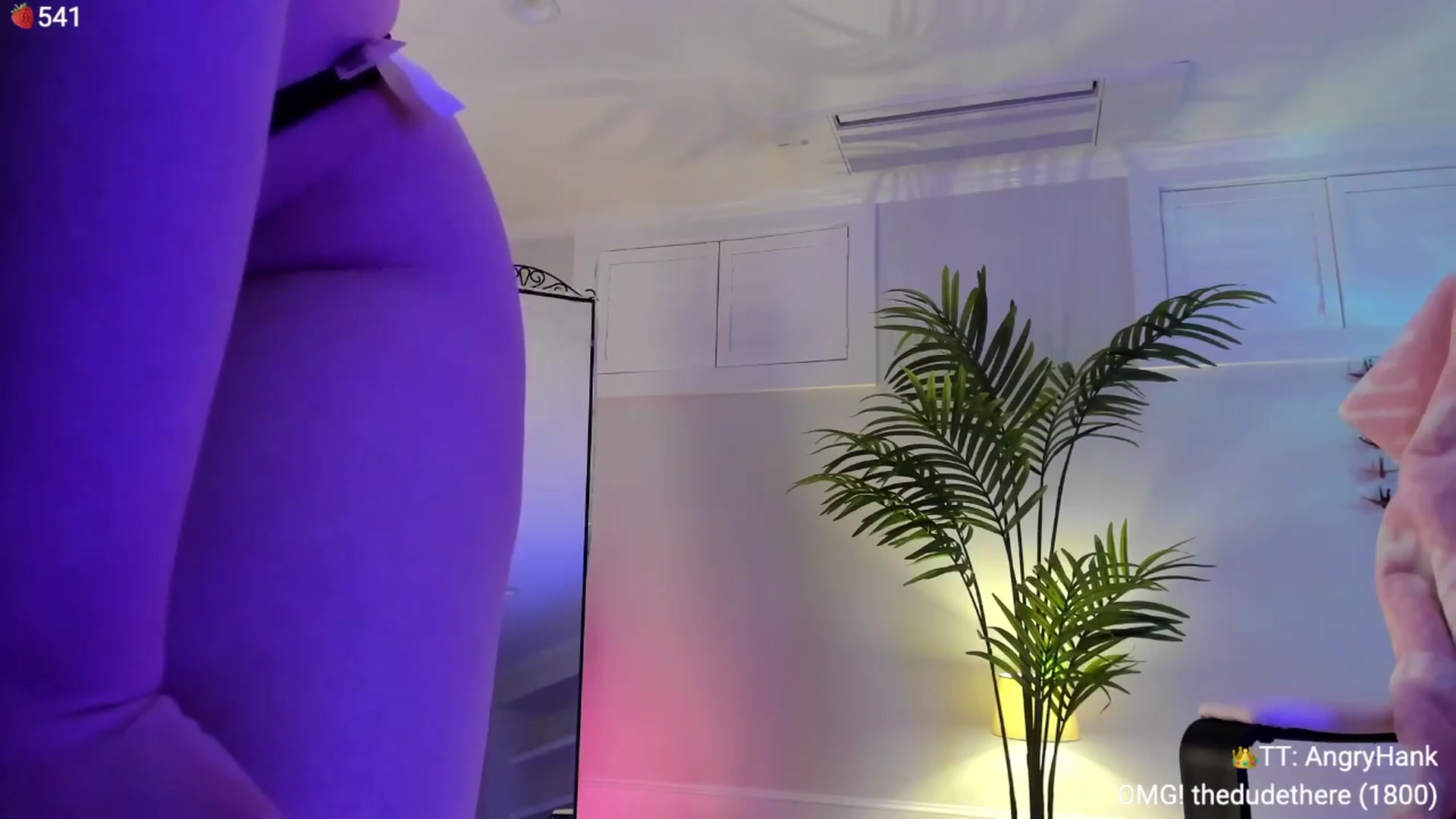 Gallery image thumbnail from AcaiBerry's myfreecams stream on, 04/04/2024, 05:19 image 11 of 20
