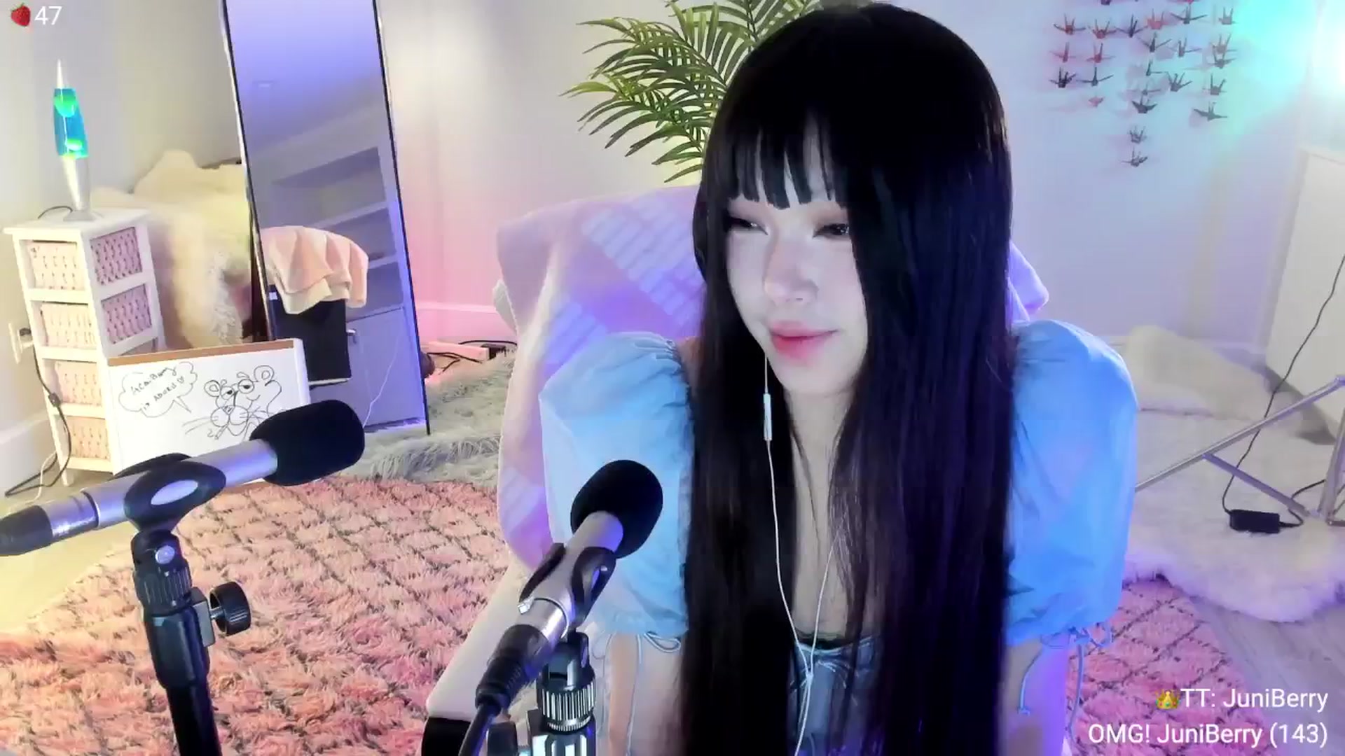 Gallery image thumbnail from AcaiBerry's myfreecams stream on, 04/21/2024, 07:06 image 2 of 20