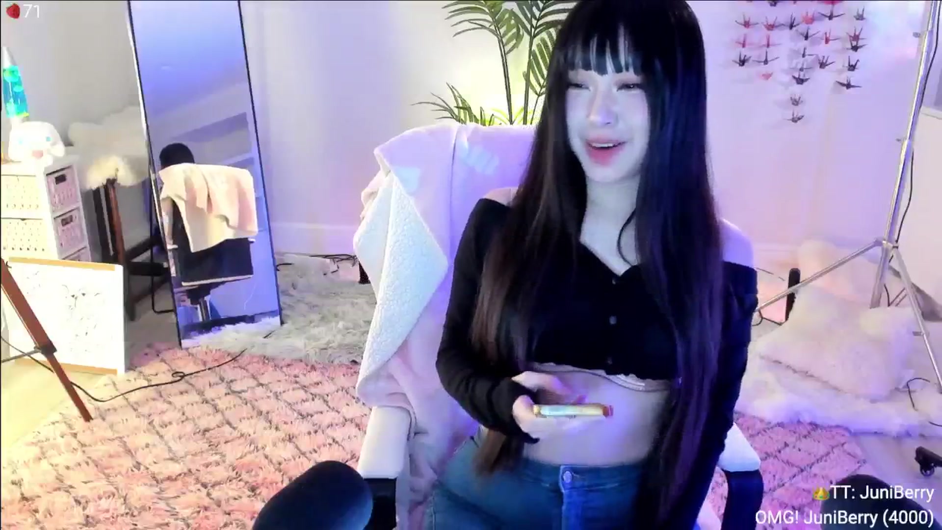 Gallery image thumbnail from AcaiBerry's myfreecams stream on, 05/05/2024, 07:34 image 5 of 20