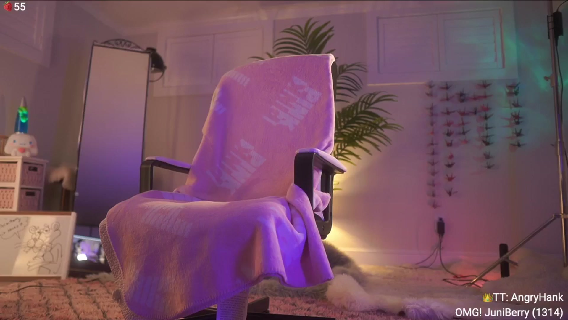 Gallery image thumbnail from AcaiBerry's myfreecams stream on, 05/19/2024, 06:31 image 16 of 20