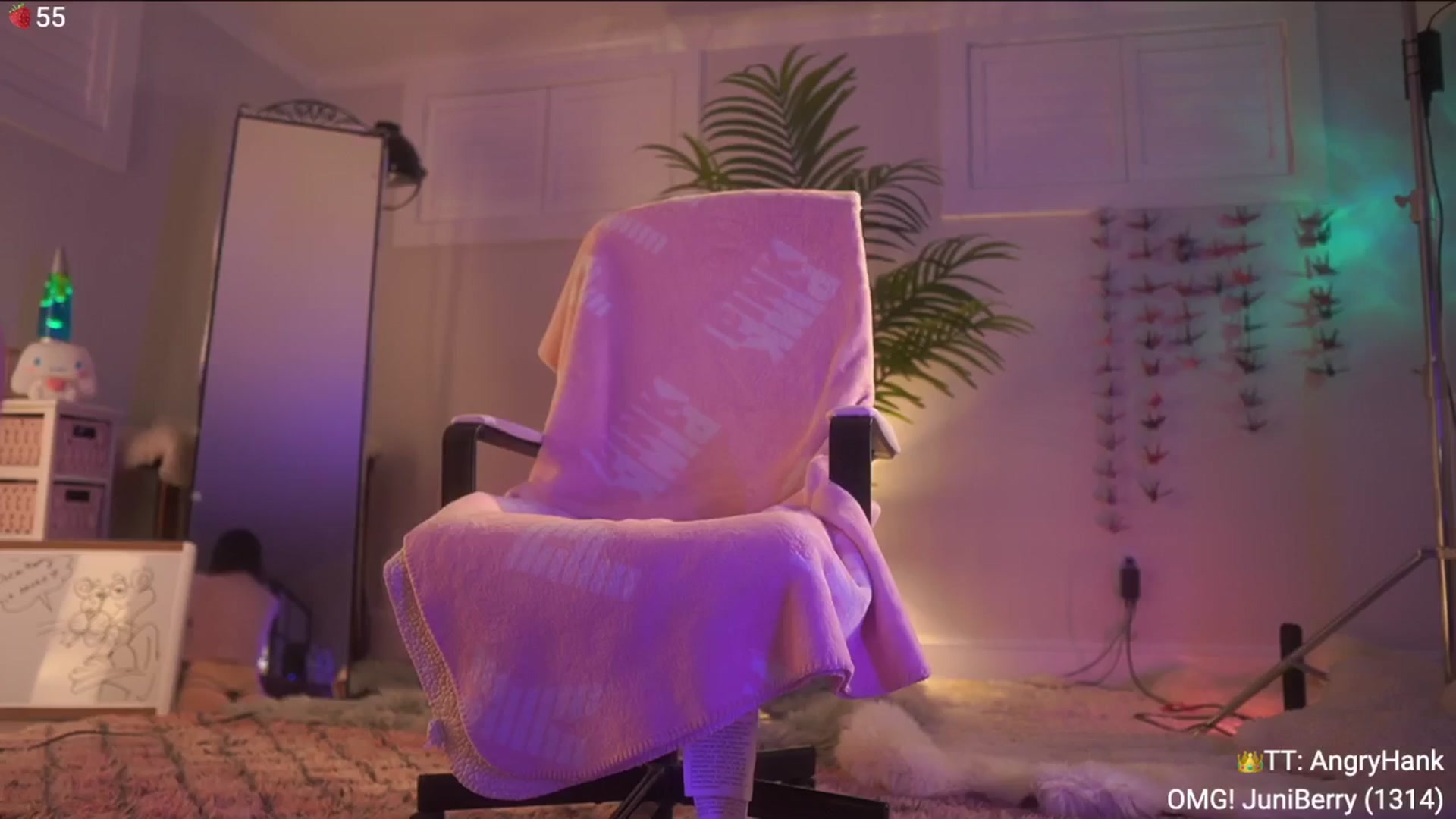 Gallery image thumbnail from AcaiBerry's myfreecams stream on, 05/19/2024, 06:31 image 18 of 20