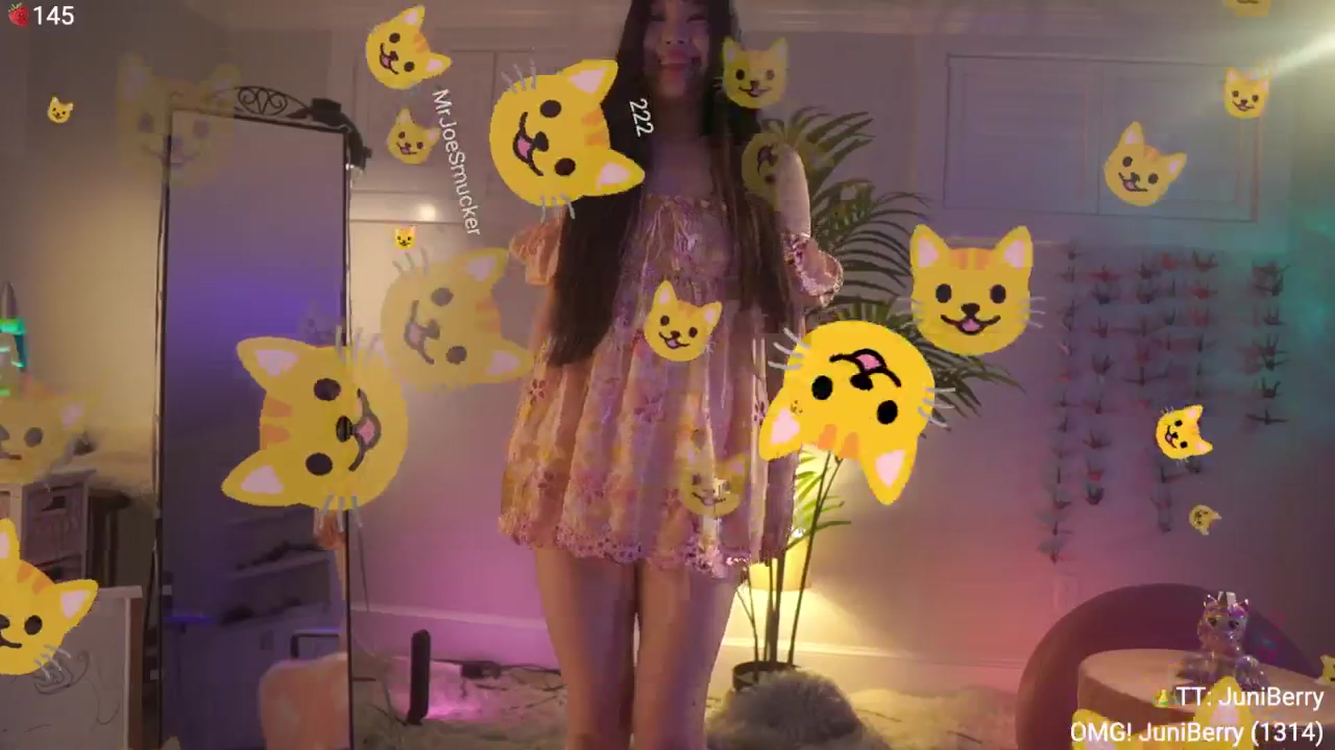 Gallery image thumbnail from AcaiBerry's myfreecams stream on, 07/13/2024, 05:01 image 17 of 20