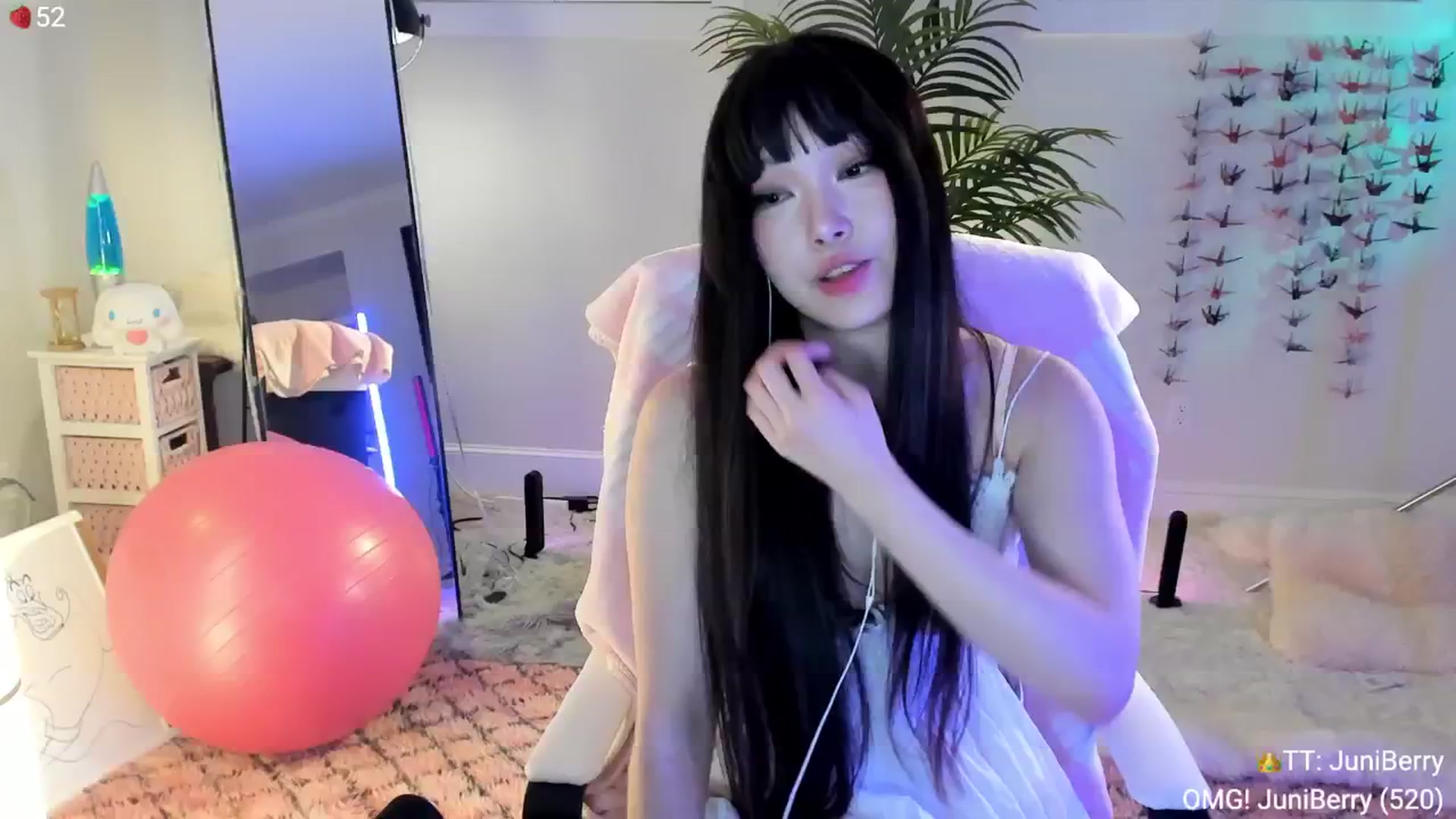 Gallery image thumbnail from AcaiBerry's myfreecams stream on, 07/25/2024, 05:08 image 2 of 20