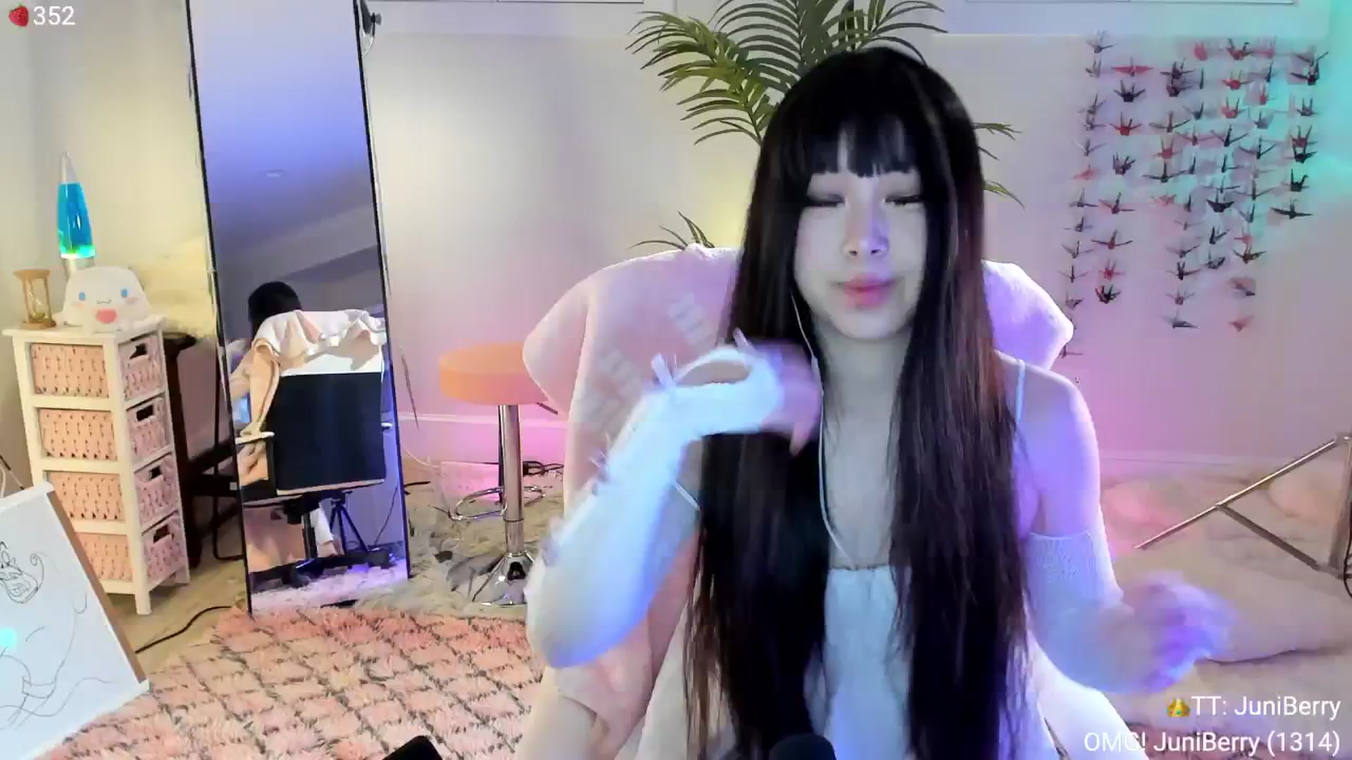 Gallery image thumbnail from AcaiBerry's myfreecams stream on, 08/15/2024, 05:21 image 4 of 20