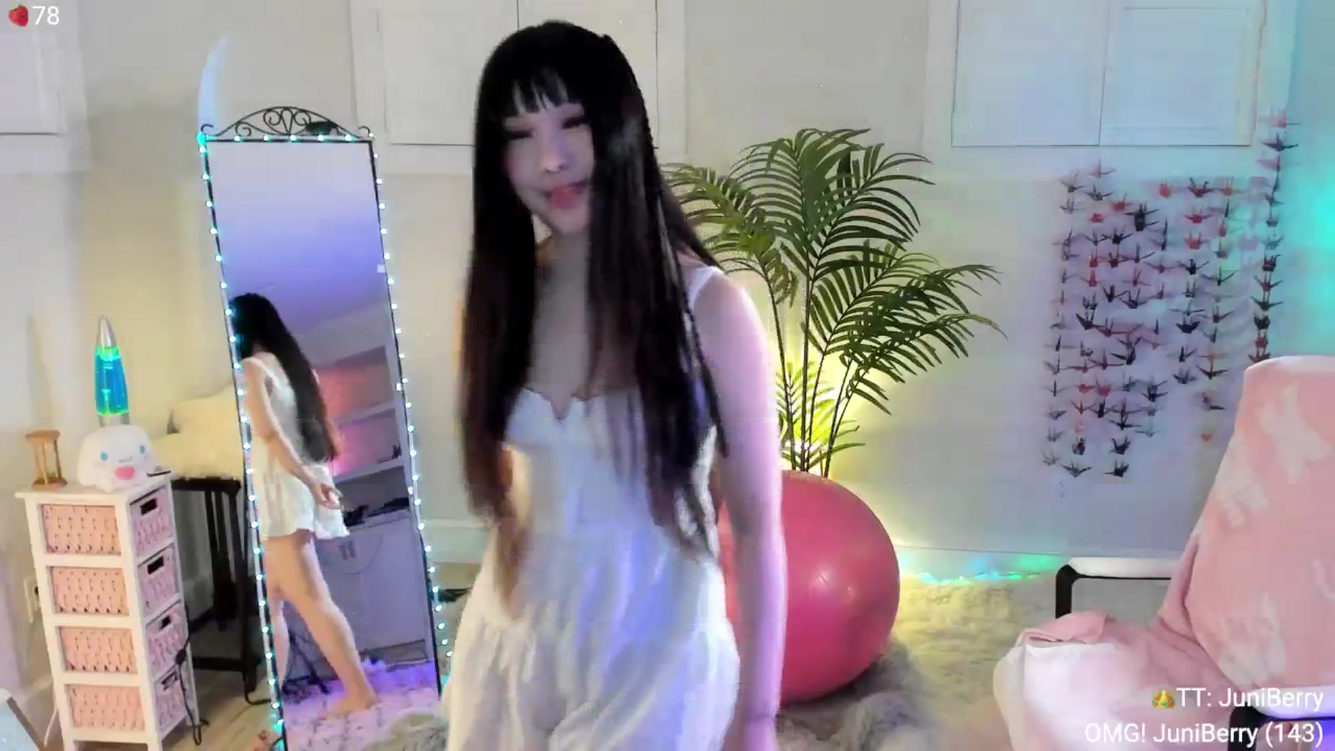 Gallery image thumbnail from AcaiBerry's myfreecams stream on, 09/19/2024, 05:19 image 6 of 20