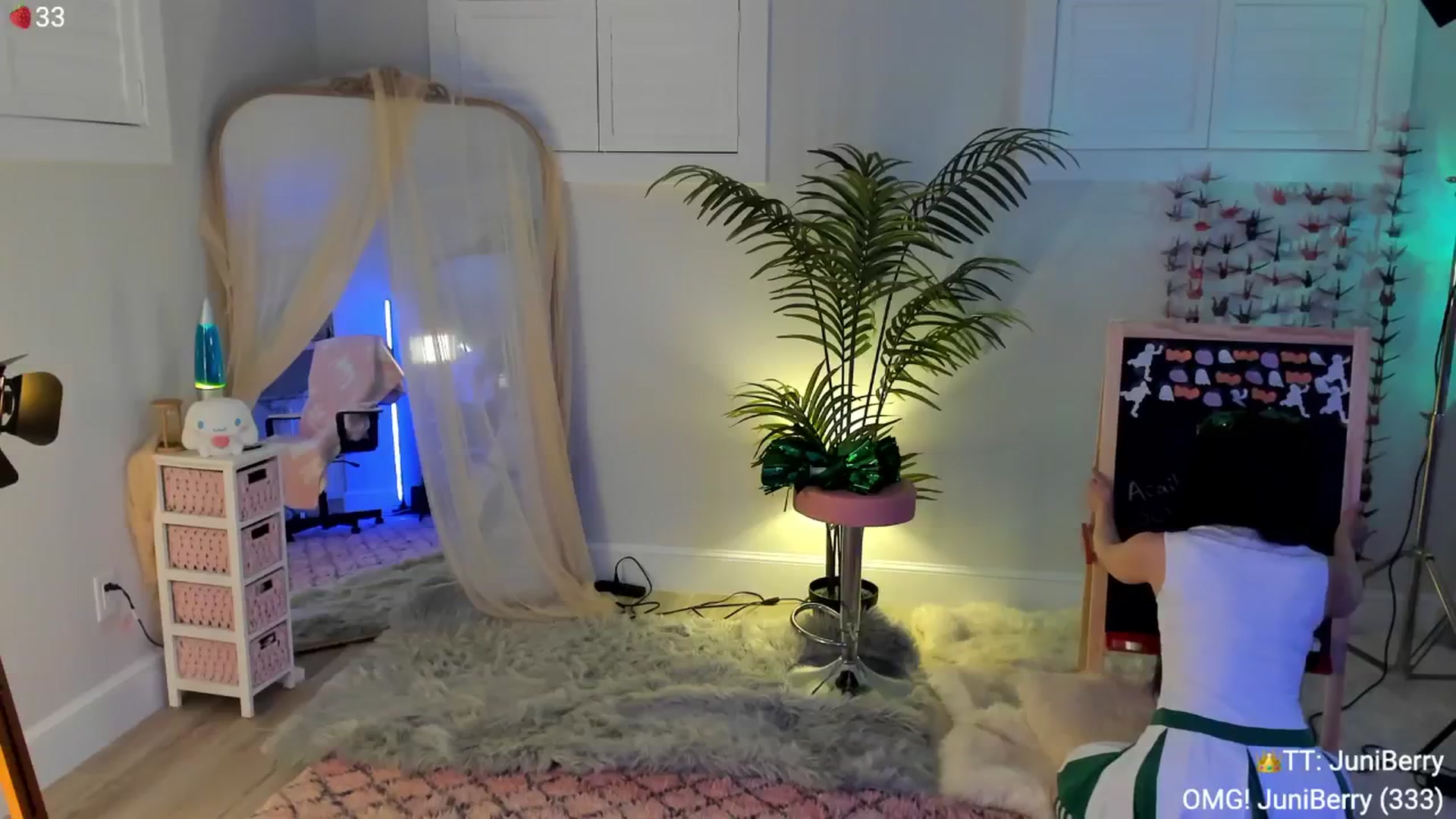 Gallery image thumbnail from AcaiBerry's myfreecams stream on, 10/13/2024, 03:29 image 5 of 20