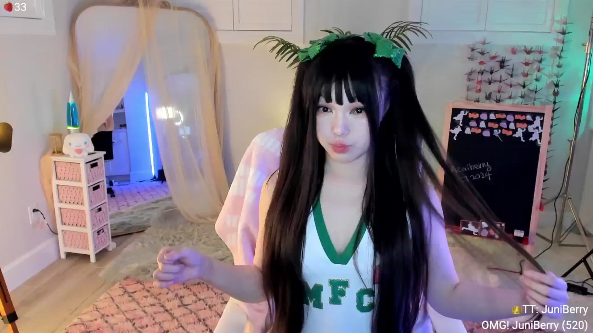 Gallery image thumbnail from AcaiBerry's myfreecams stream on, 10/13/2024, 03:29 image 16 of 20