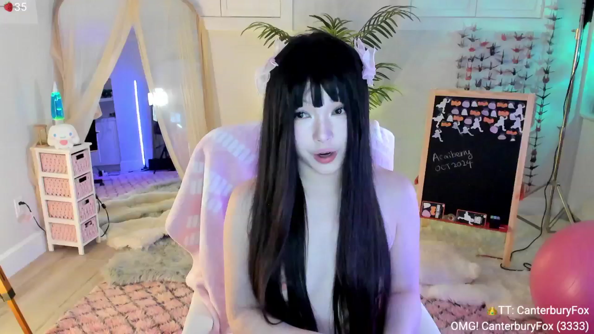 Gallery image thumbnail from AcaiBerry's myfreecams stream on, 10/17/2024, 05:25 image 16 of 20