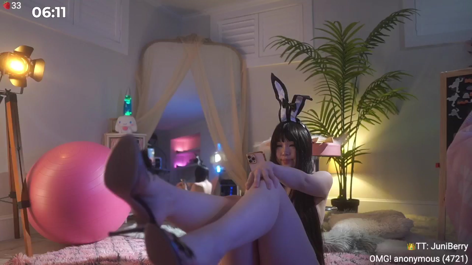 Gallery image thumbnail from AcaiBerry's myfreecams stream on, 10/19/2024, 06:52 image 20 of 20