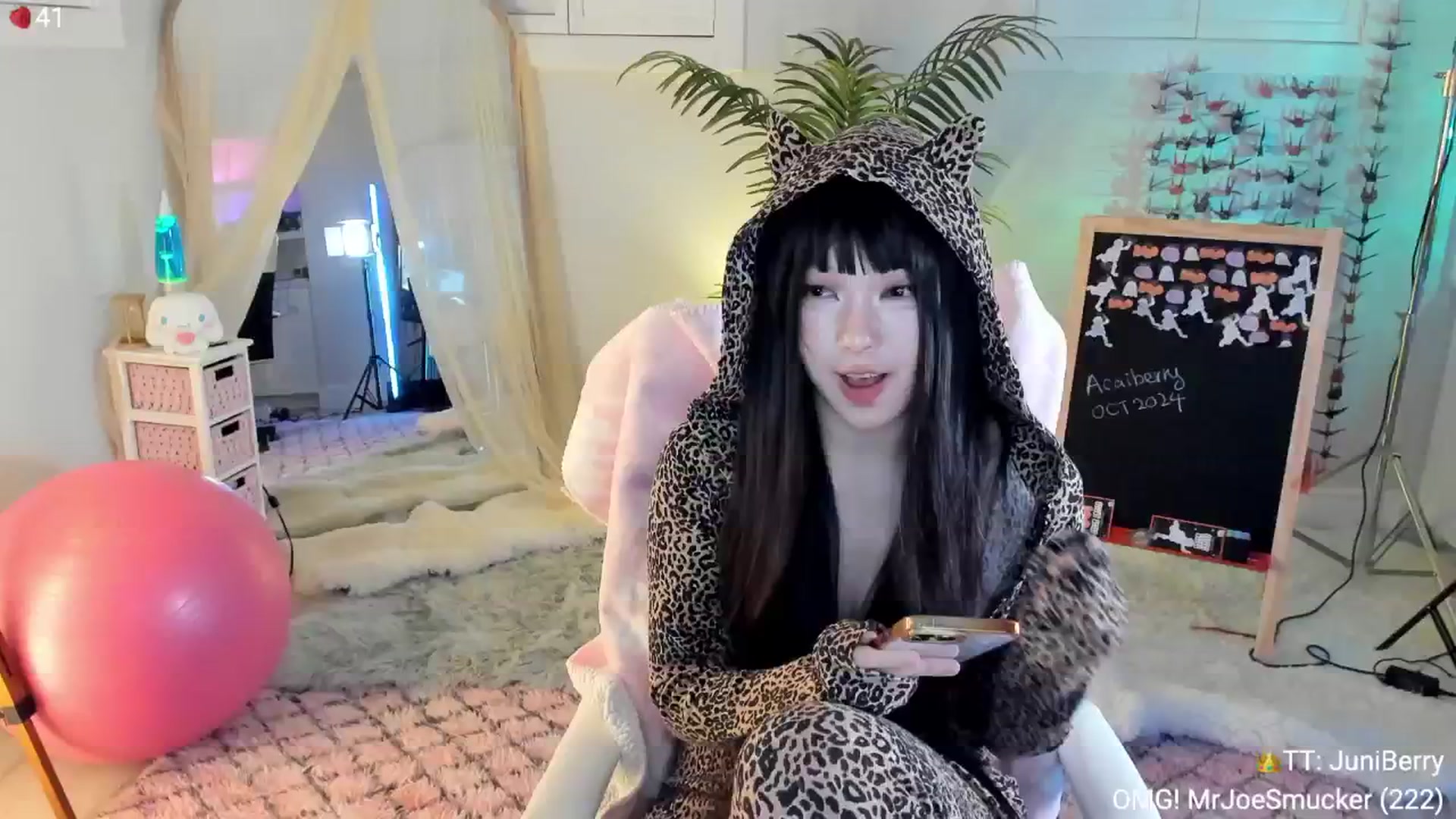 Gallery image thumbnail from AcaiBerry's myfreecams stream on, 10/19/2024, 06:52 image 1 of 20