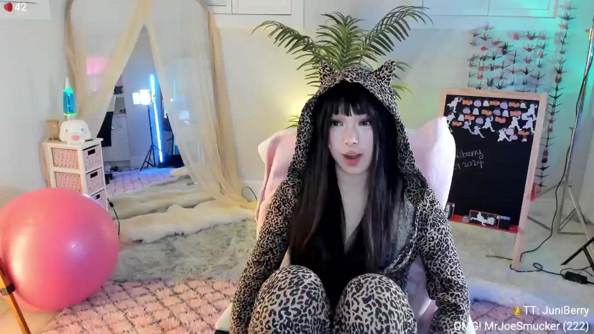Gallery image thumbnail from AcaiBerry's myfreecams stream on, 10/19/2024, 06:52 image 2 of 20