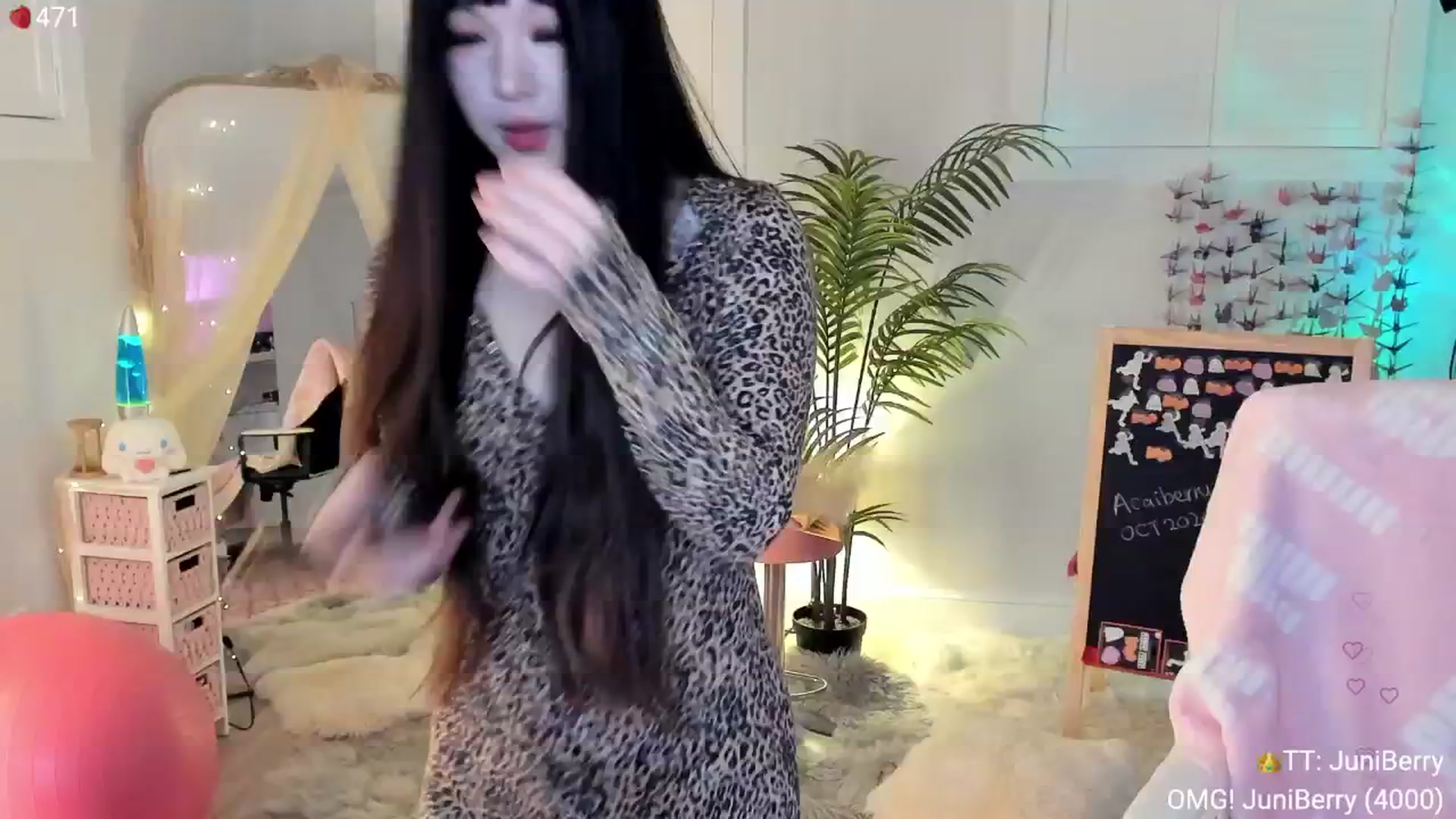 Gallery image thumbnail from AcaiBerry's myfreecams stream on, 11/03/2024, 05:54 image 2 of 20