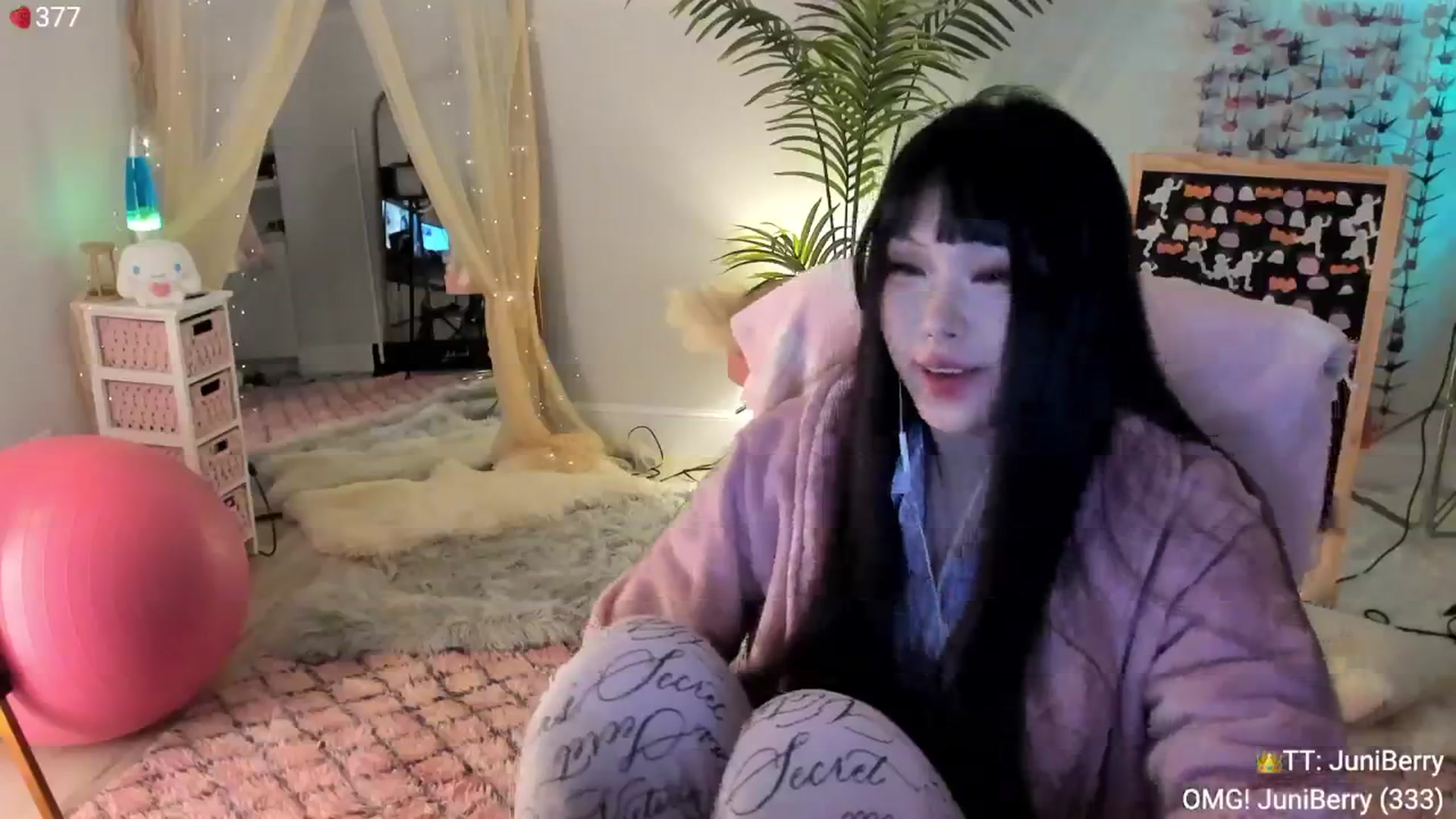 Gallery image thumbnail from AcaiBerry's myfreecams stream on, 11/09/2024, 08:15 image 3 of 20