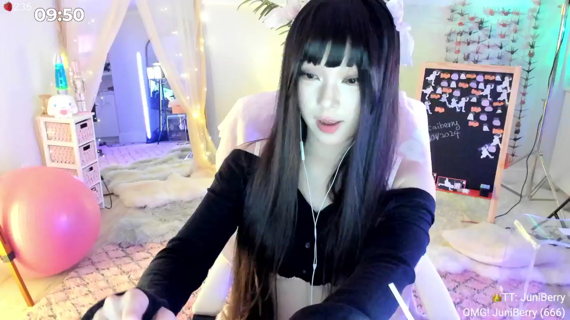 Gallery image thumbnail from AcaiBerry's myfreecams stream on, 11/10/2024, 05:06 image 18 of 20