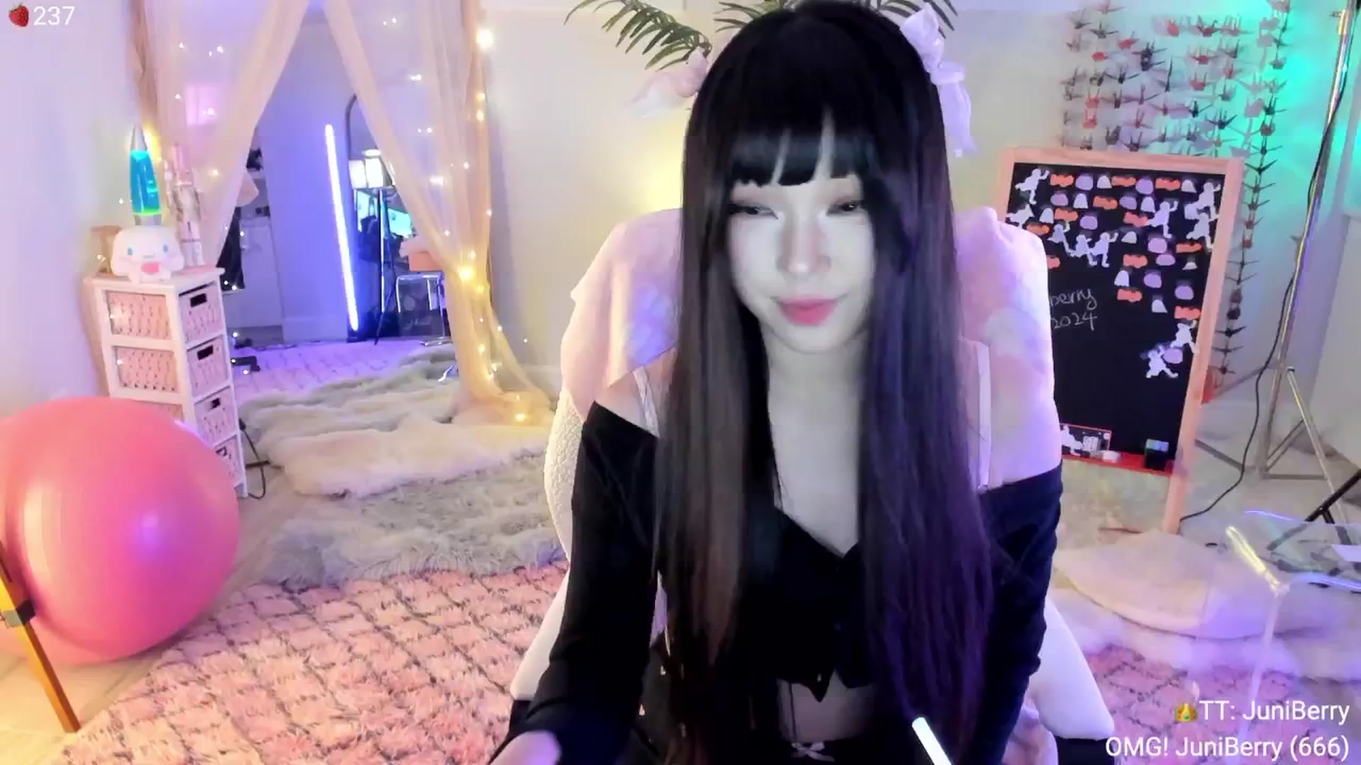 Gallery image thumbnail from AcaiBerry's myfreecams stream on, 11/10/2024, 05:06 image 15 of 20