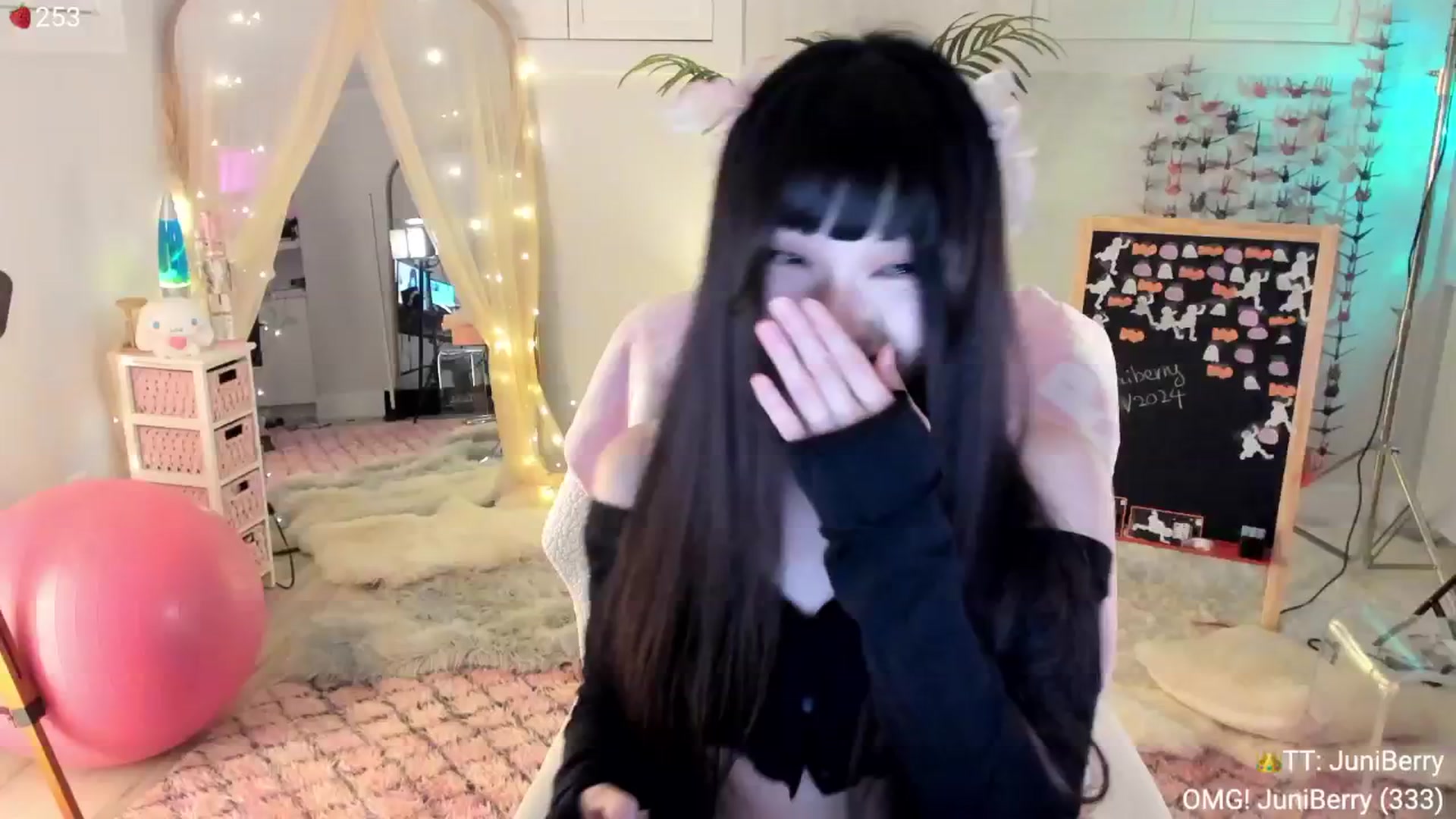 Gallery image thumbnail from AcaiBerry's myfreecams stream on, 11/10/2024, 05:06 image 4 of 20