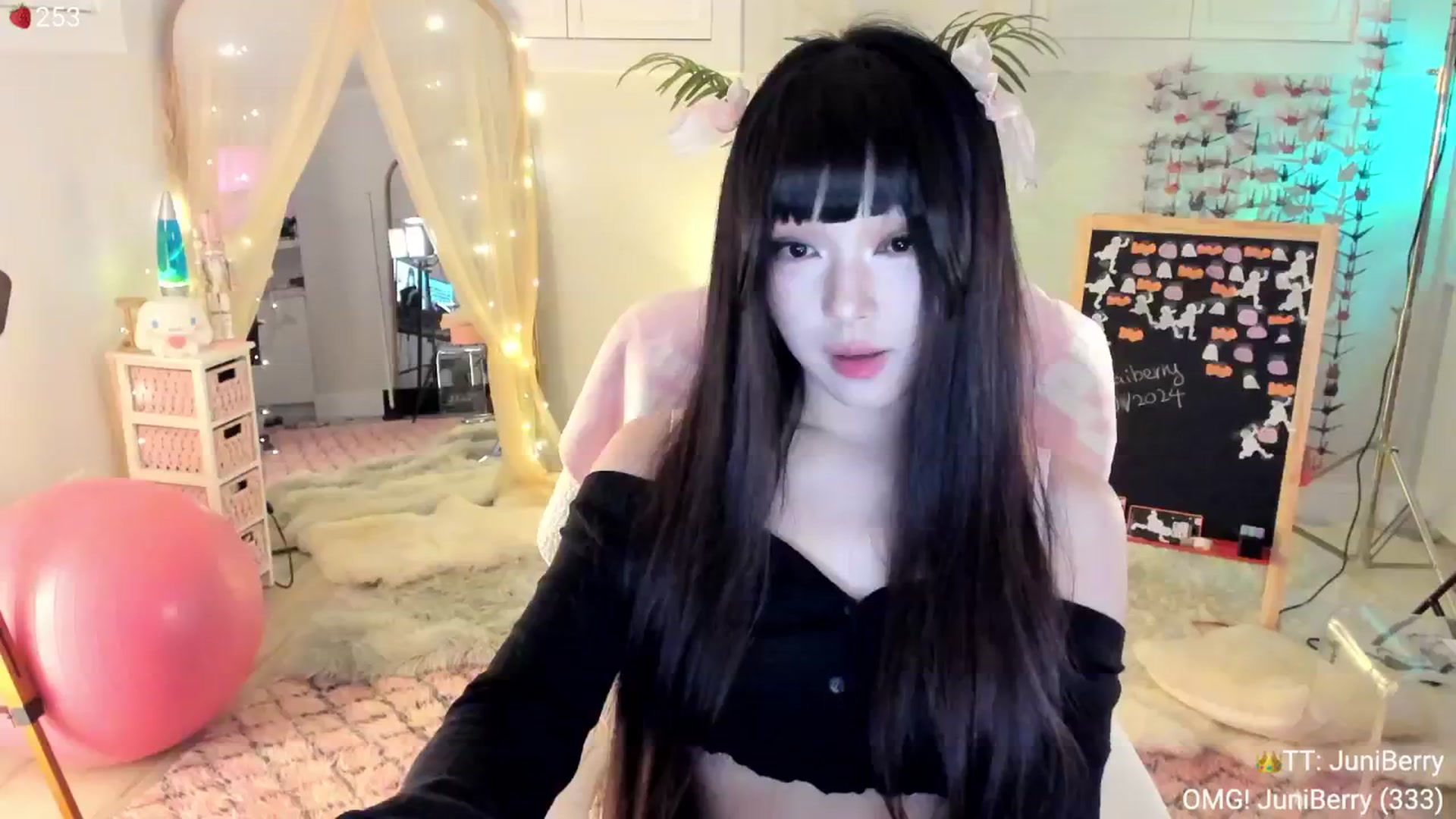 Gallery image thumbnail from AcaiBerry's myfreecams stream on, 11/10/2024, 05:06 image 3 of 20