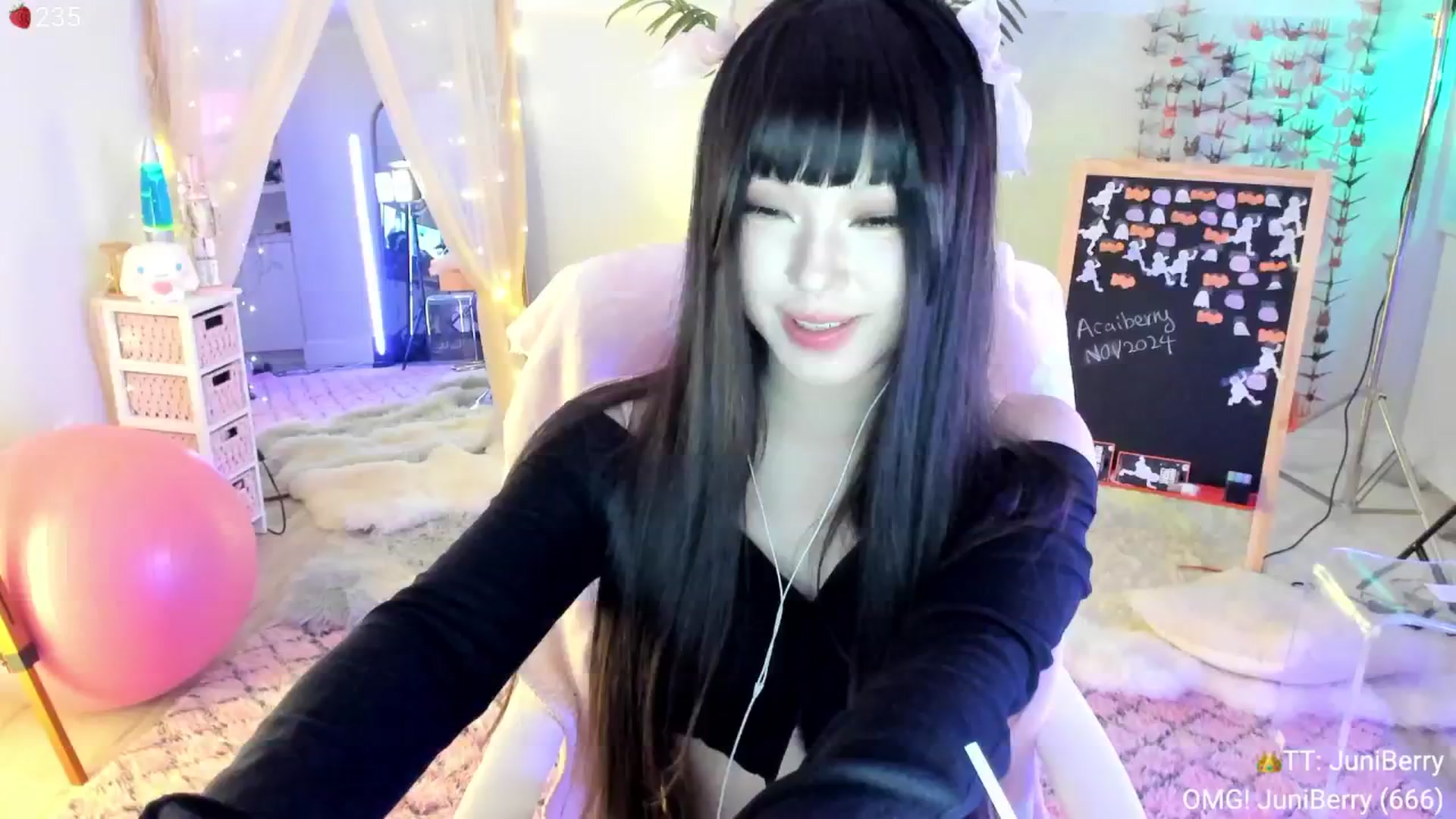 Gallery image thumbnail from AcaiBerry's myfreecams stream on, 11/10/2024, 08:05 image 1 of 20
