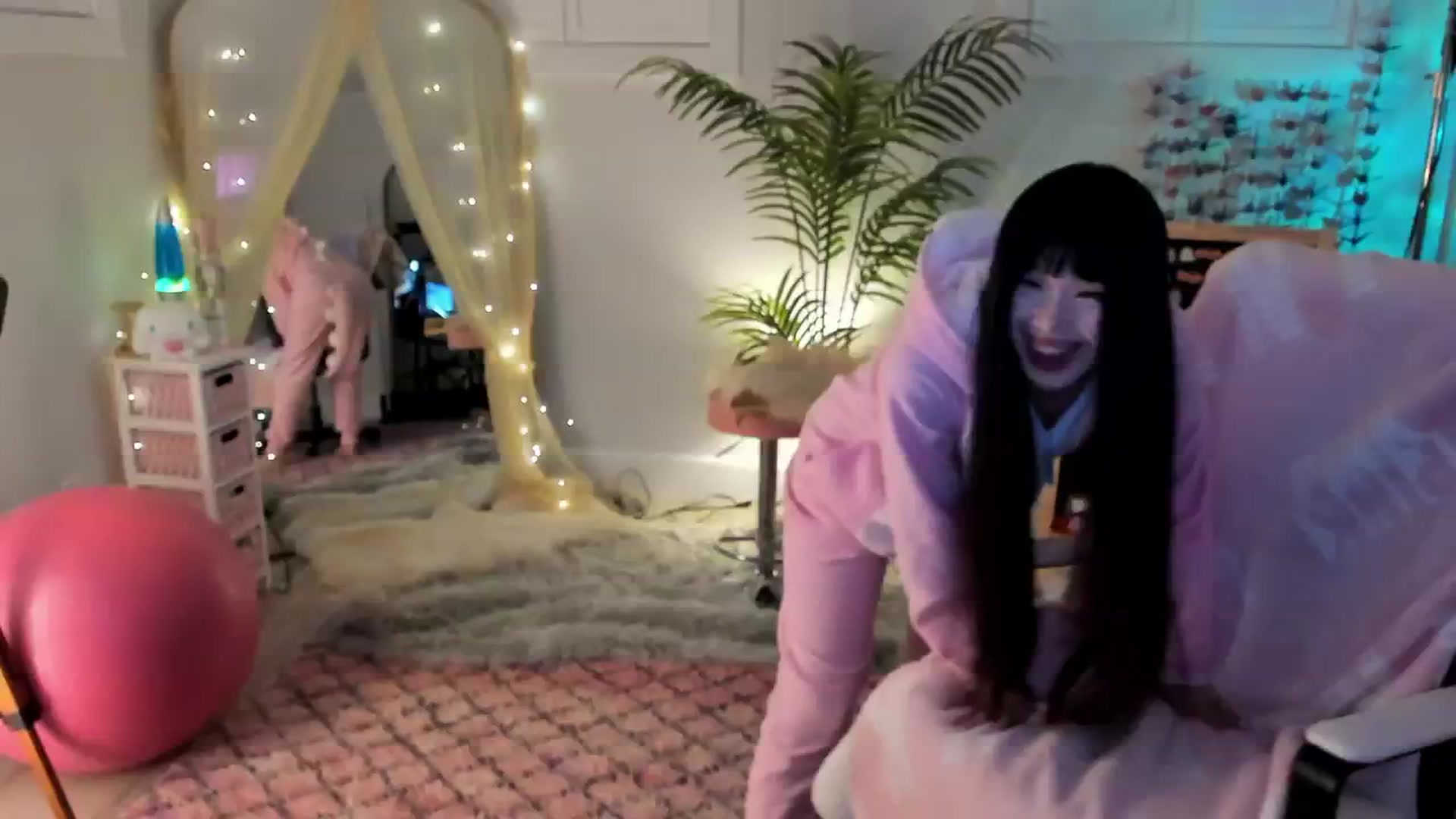 Gallery image thumbnail from AcaiBerry's myfreecams stream on, 11/14/2024, 05:00 image 1 of 20