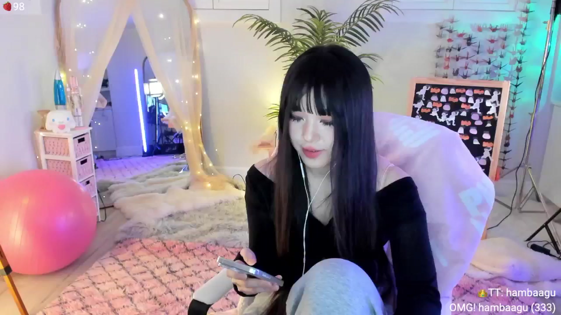Gallery image thumbnail from AcaiBerry's myfreecams stream on, 11/17/2024, 08:15 image 3 of 20