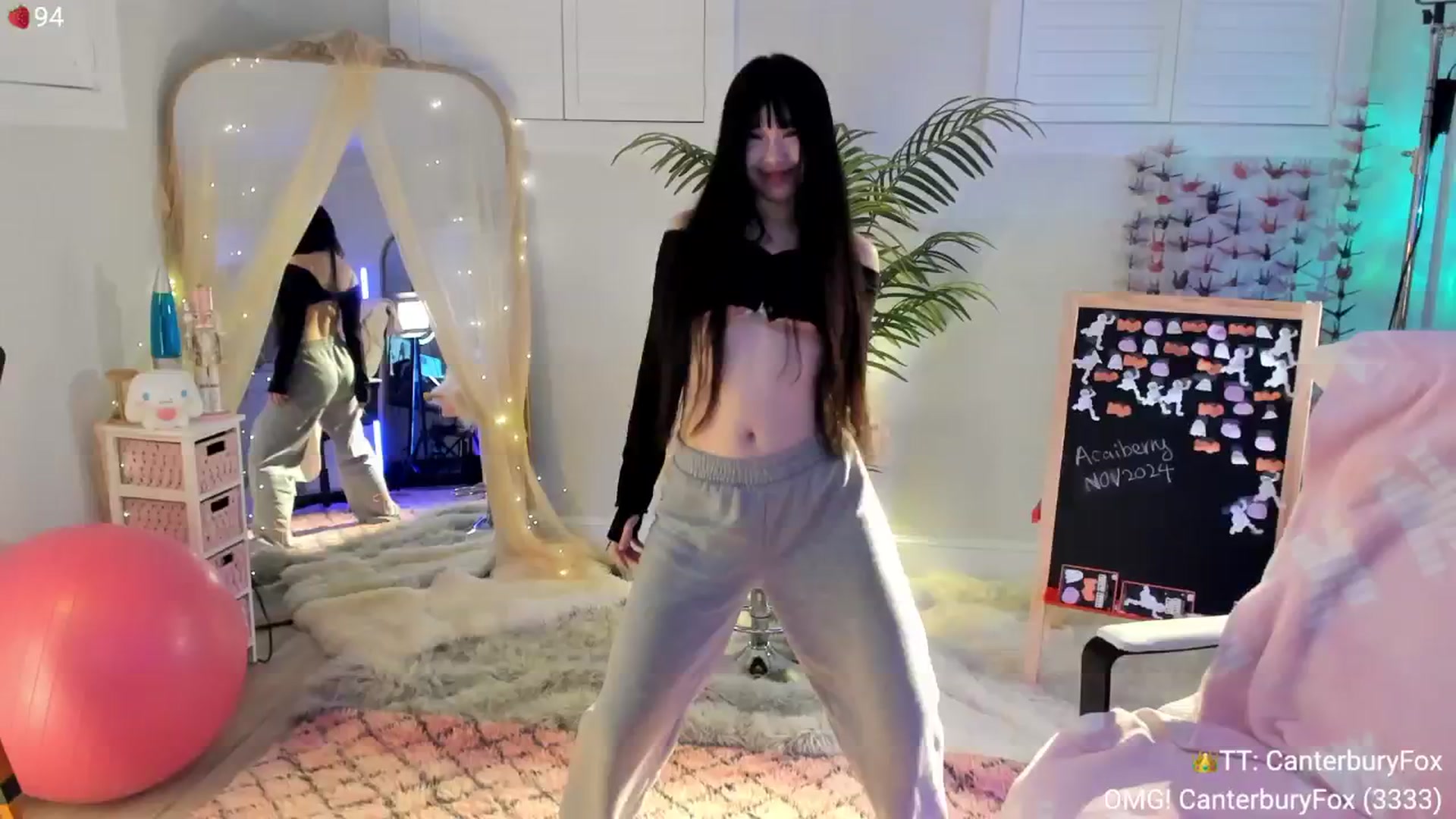 Gallery image thumbnail from AcaiBerry's myfreecams stream on, 11/17/2024, 08:15 image 10 of 20