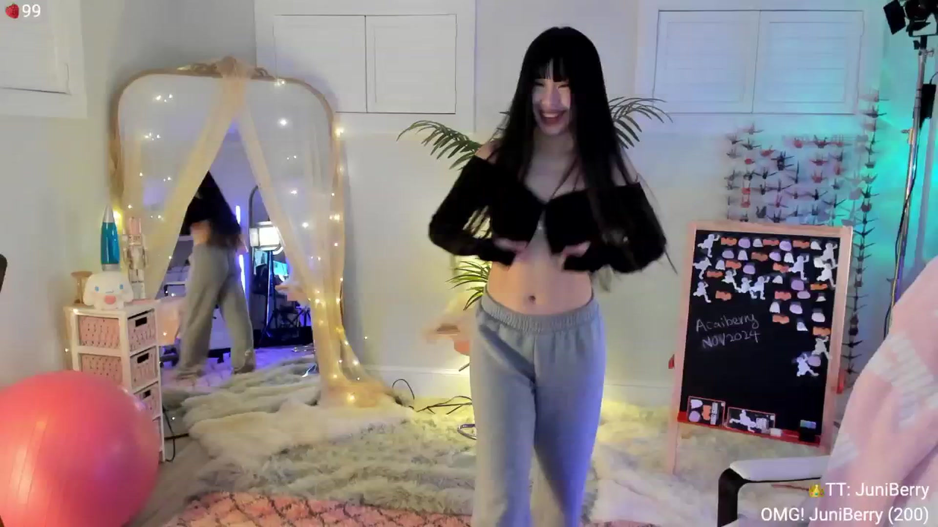 Gallery image thumbnail from AcaiBerry's myfreecams stream on, 11/17/2024, 08:15 image 1 of 20