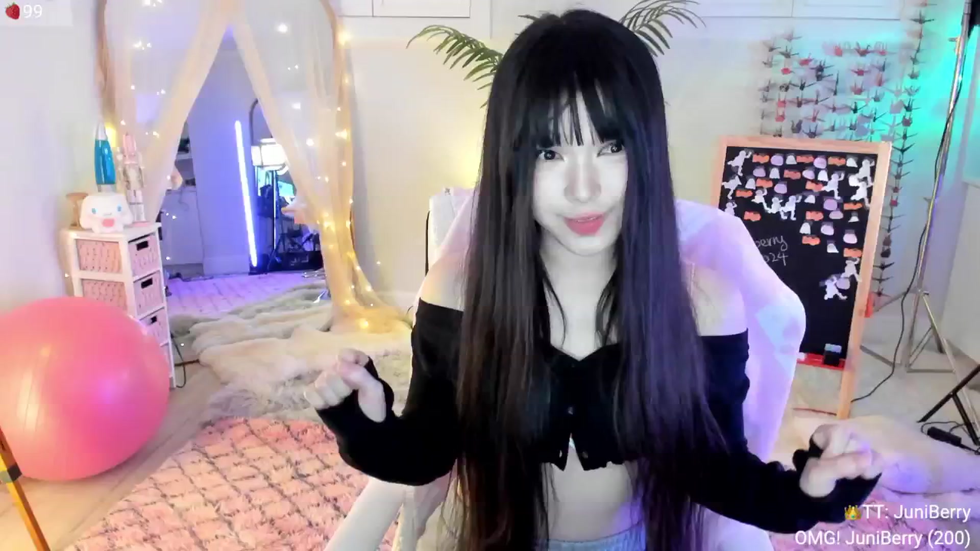 Gallery image thumbnail from AcaiBerry's myfreecams stream on, 11/17/2024, 08:15 image 2 of 20