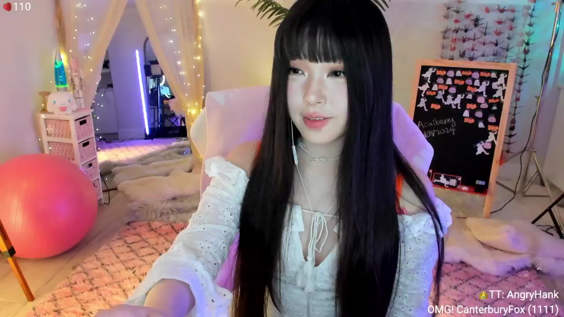 Gallery image thumbnail from AcaiBerry's myfreecams stream on, 11/21/2024, 07:13 image 5 of 20