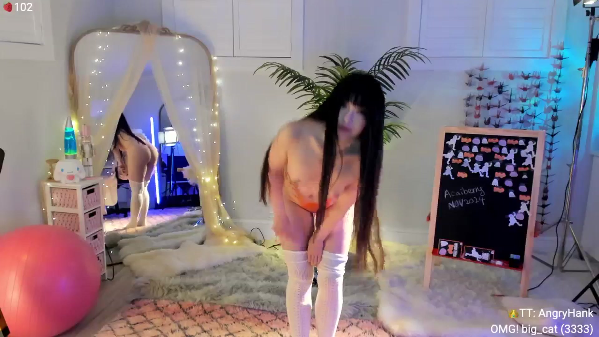 Gallery image thumbnail from AcaiBerry's myfreecams stream on, 11/21/2024, 07:13 image 10 of 20