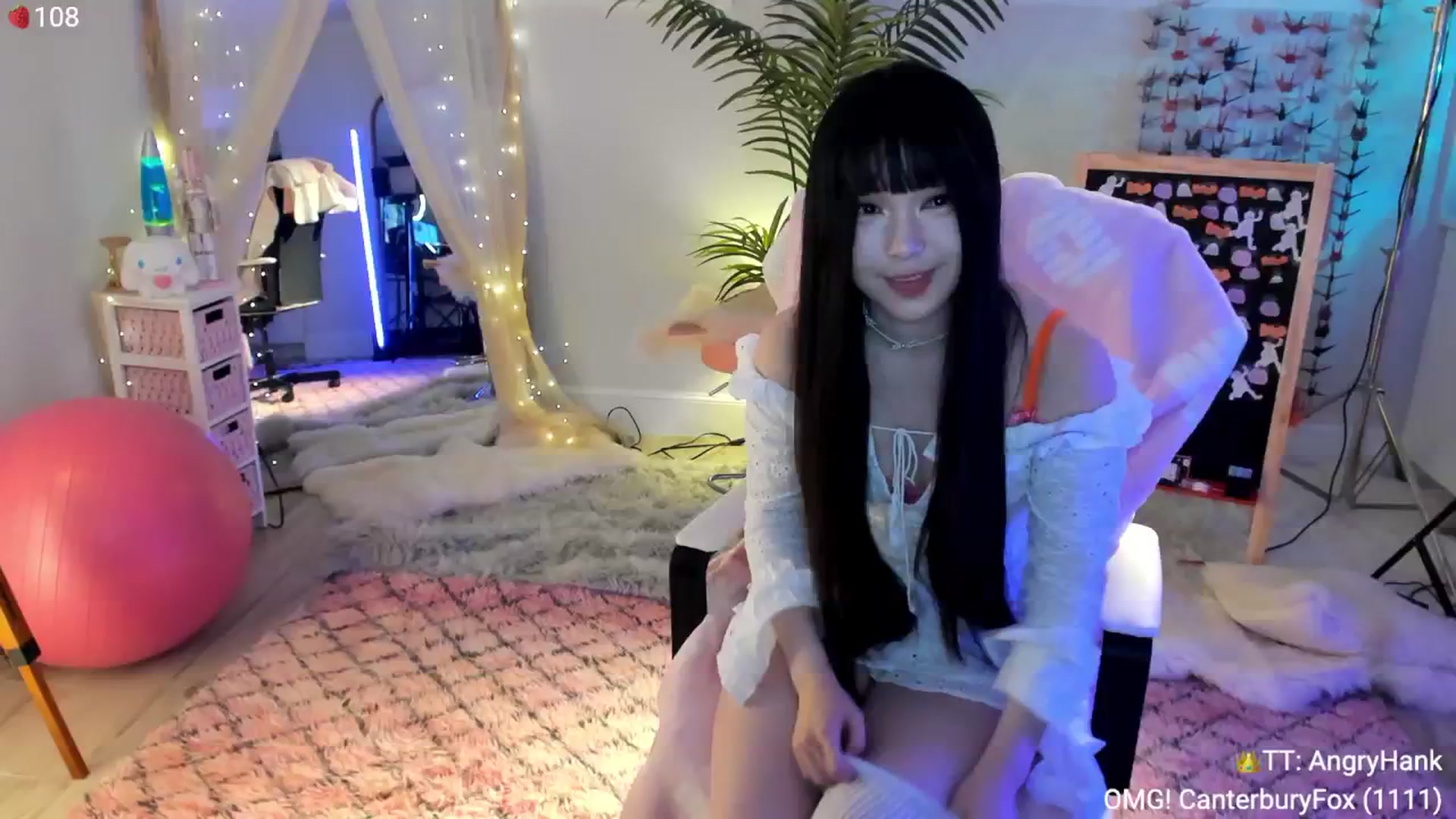 Gallery image thumbnail from AcaiBerry's myfreecams stream on, 11/21/2024, 07:13 image 6 of 20
