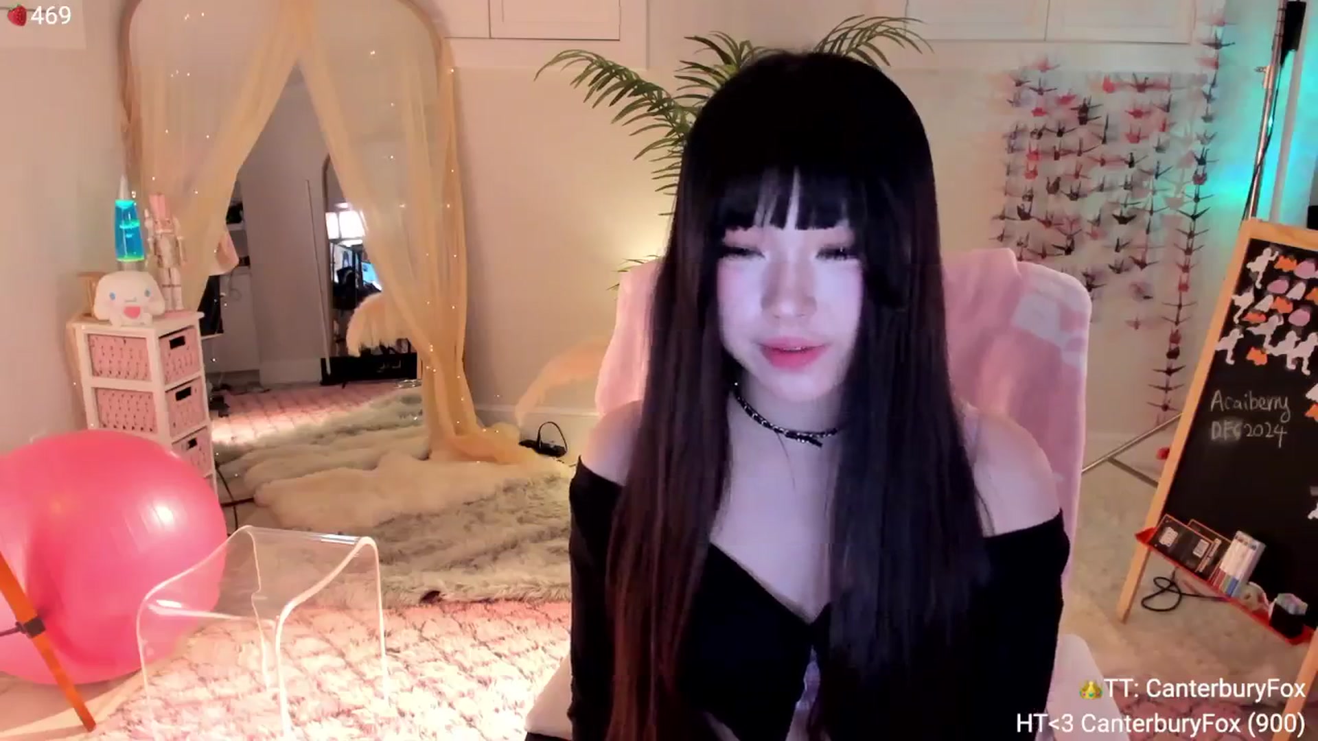 Gallery image thumbnail from AcaiBerry's myfreecams stream on, 12/14/2024, 07:34 image 9 of 20