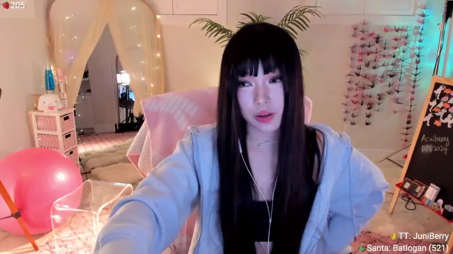 Gallery image thumbnail from AcaiBerry's myfreecams stream on, 12/18/2024, 05:14 image 3 of 20