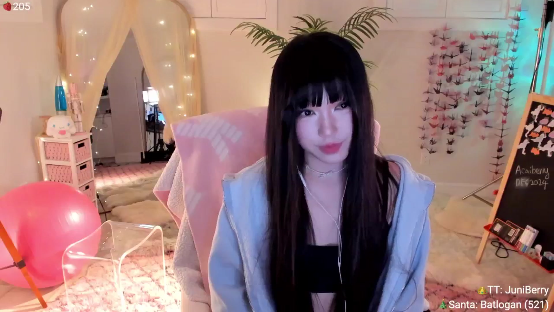 Gallery image thumbnail from AcaiBerry's myfreecams stream on, 12/18/2024, 05:14 image 5 of 20