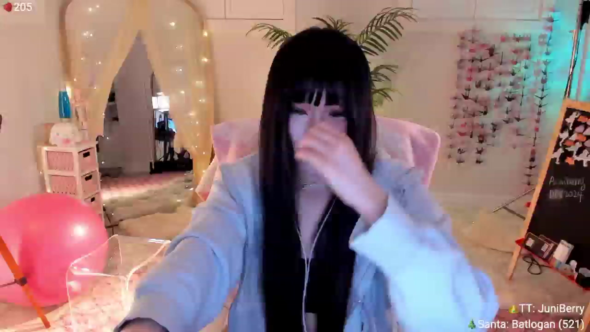 Gallery image thumbnail from AcaiBerry's myfreecams stream on, 12/18/2024, 05:14 image 4 of 20