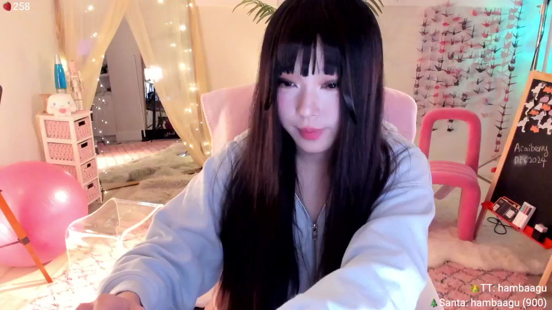 Gallery image thumbnail from AcaiBerry's myfreecams stream on, 12/28/2024, 07:38 image 6 of 20