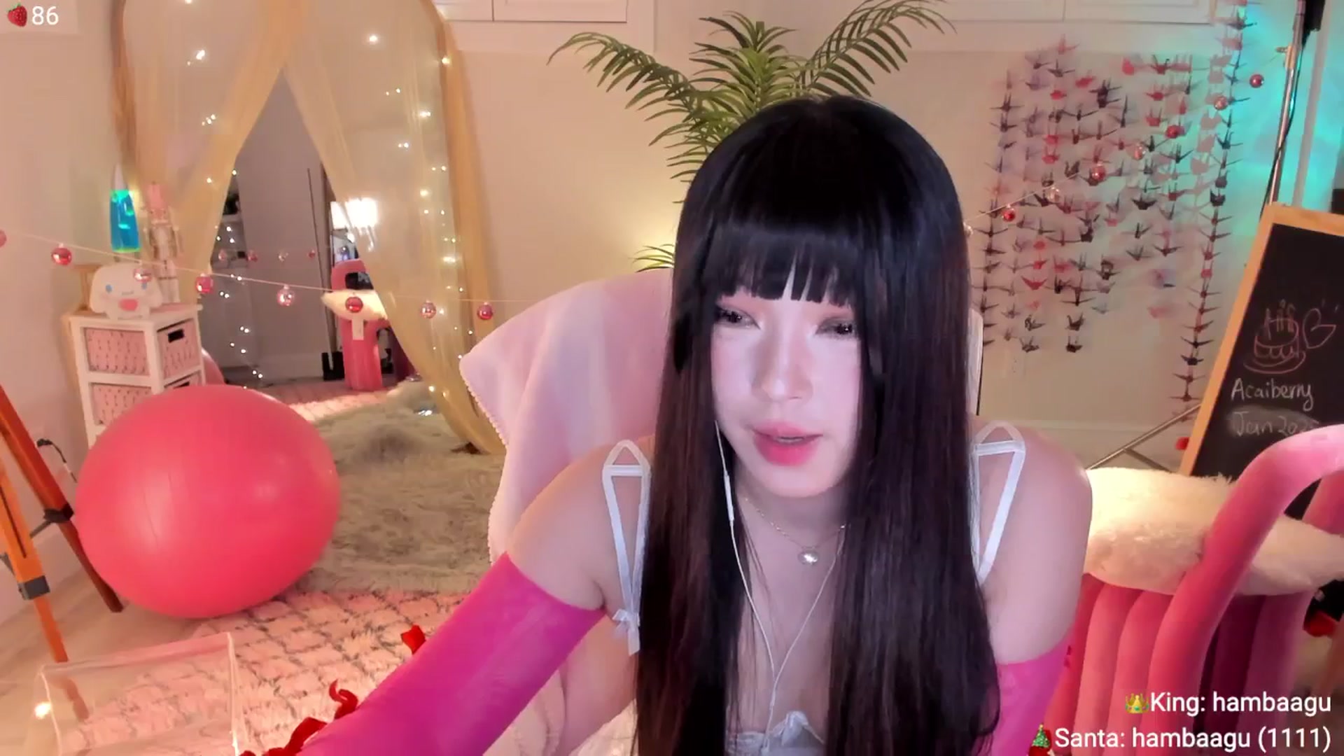 Gallery image thumbnail from AcaiBerry's myfreecams stream on, 01/04/2025, 09:09 image 5 of 20