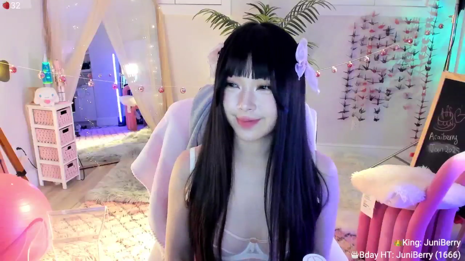 Gallery image thumbnail from AcaiBerry's myfreecams stream on, 01/05/2025, 08:15 image 8 of 20