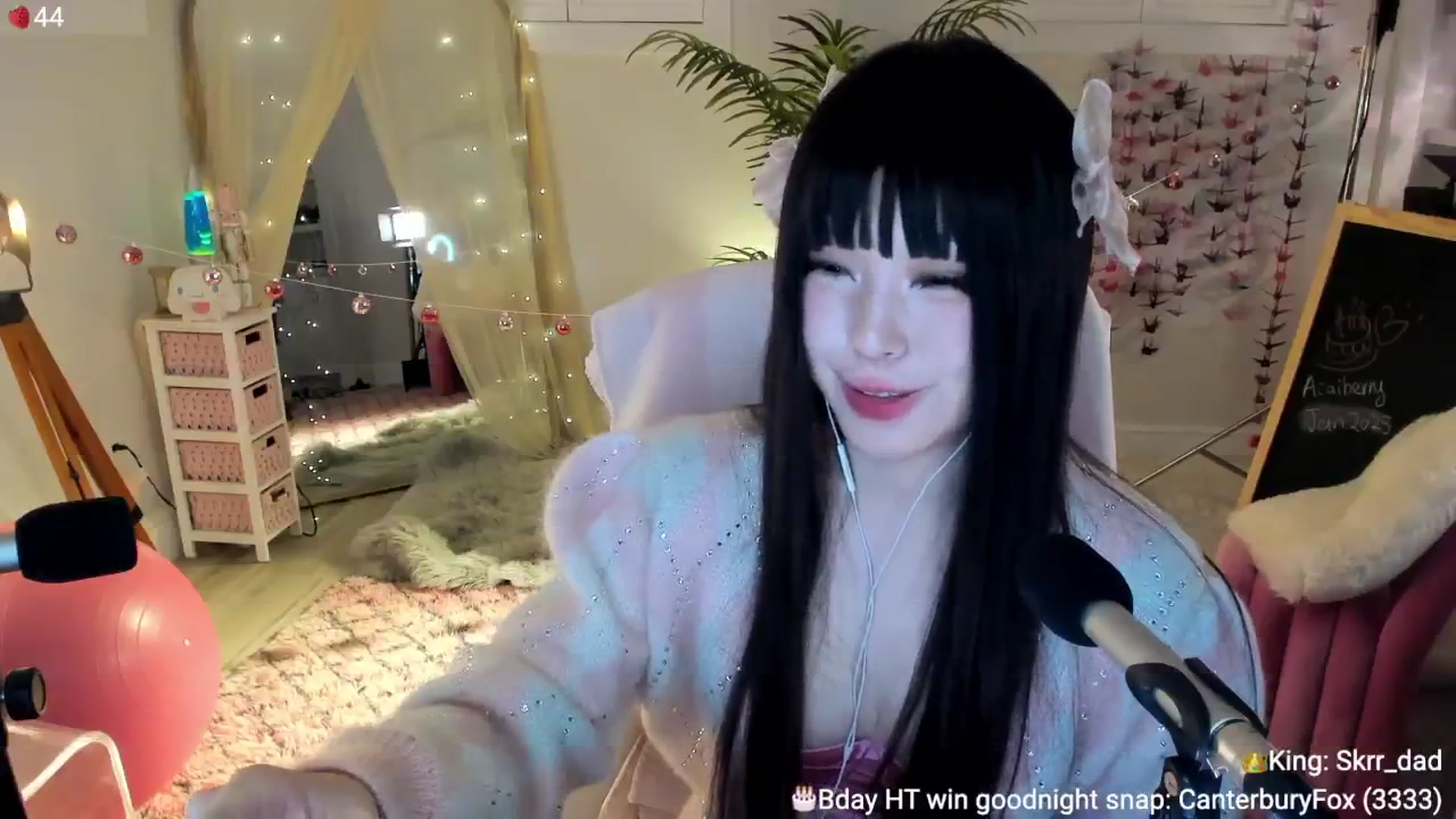Gallery image thumbnail from AcaiBerry's myfreecams stream on, 01/23/2025, 07:11 image 16 of 20